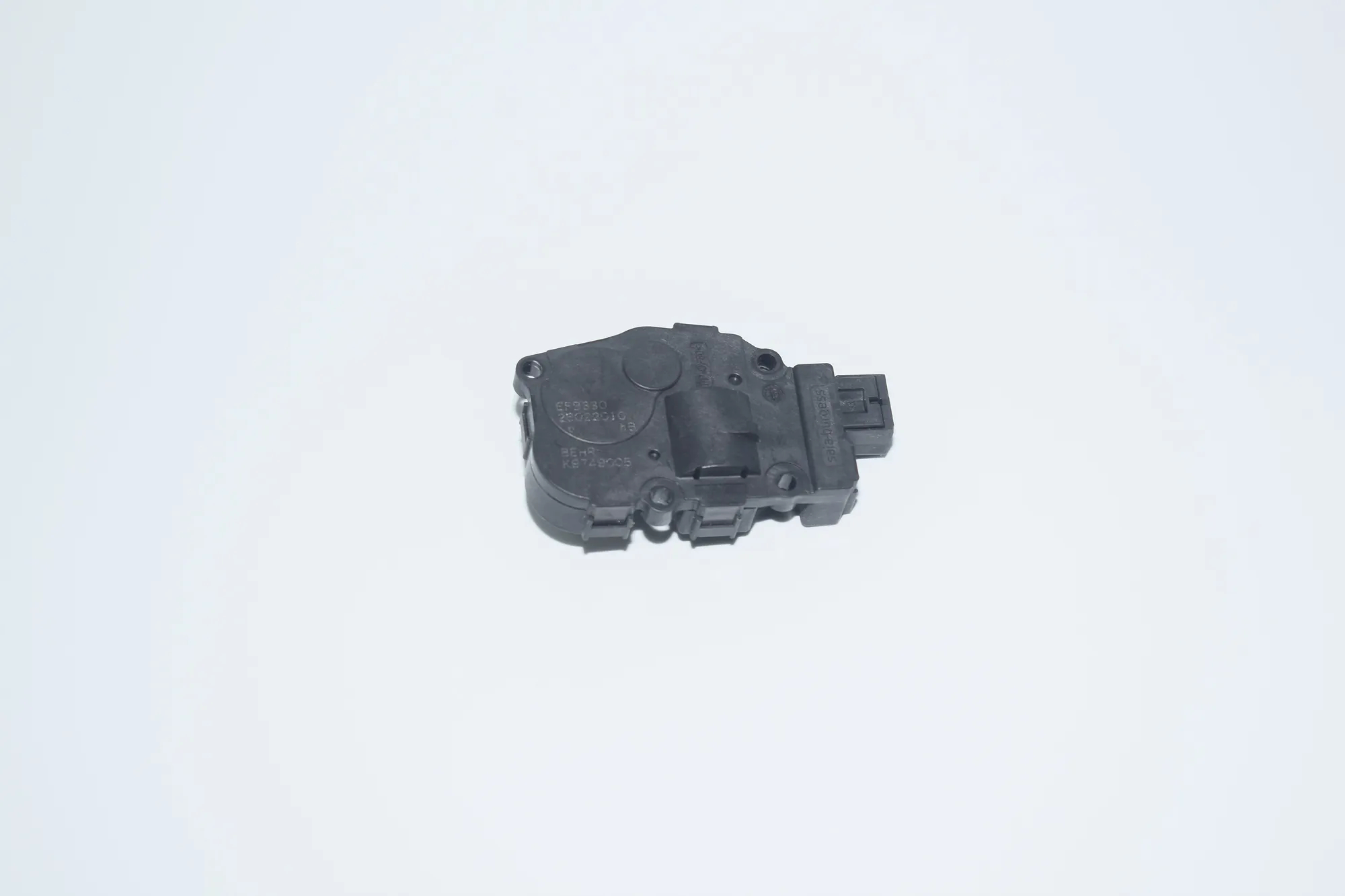 Interior Heater Flap Motor Actuator – OEM 41075520 · BMW 3 (F30, F80) BMW 3 (F30, F80) 2015 – 3