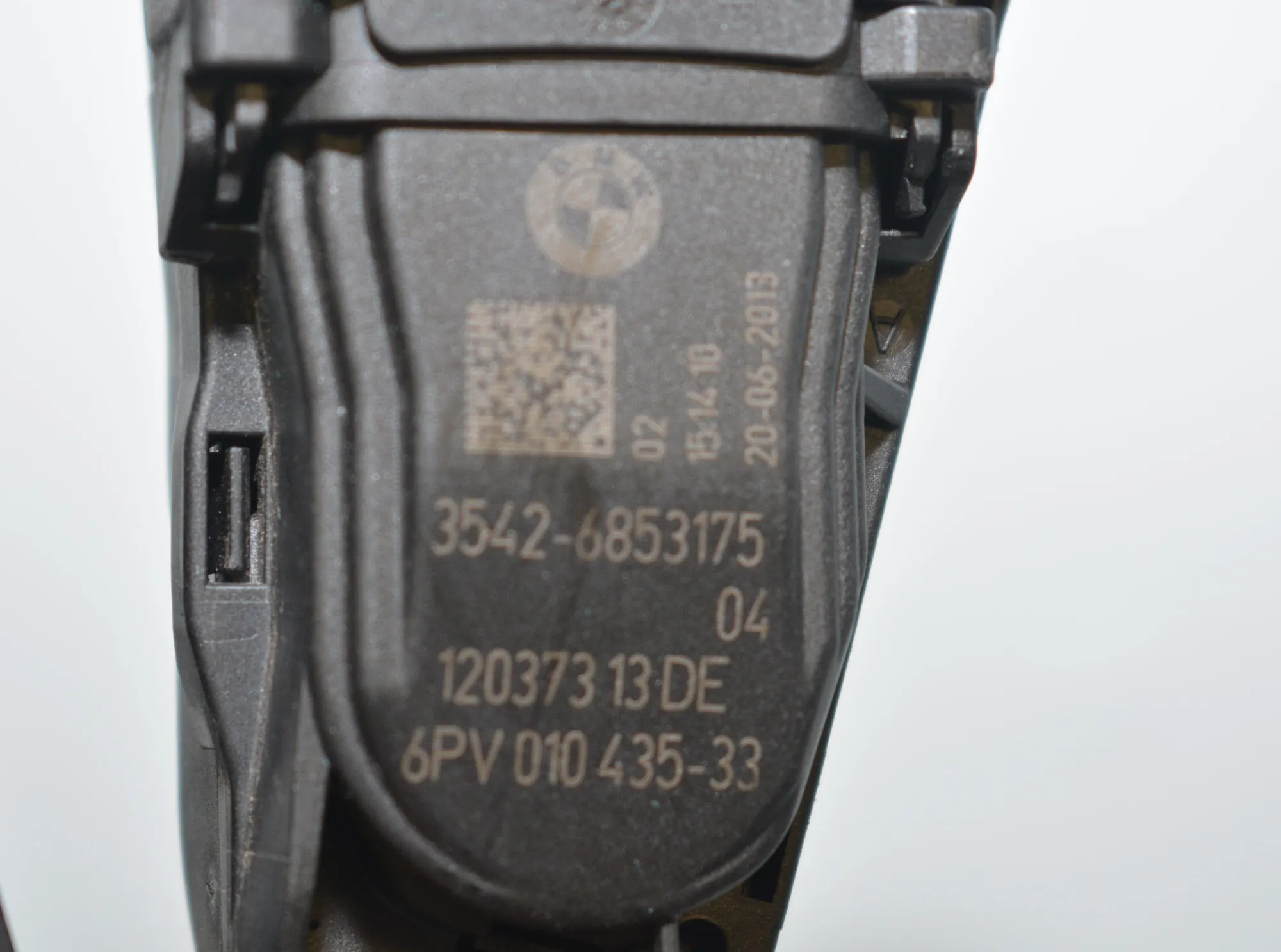Throttle Pedal – OEM 6853175 · BMW 3 (F30, F80) 330 d xDrive 2013 – 6