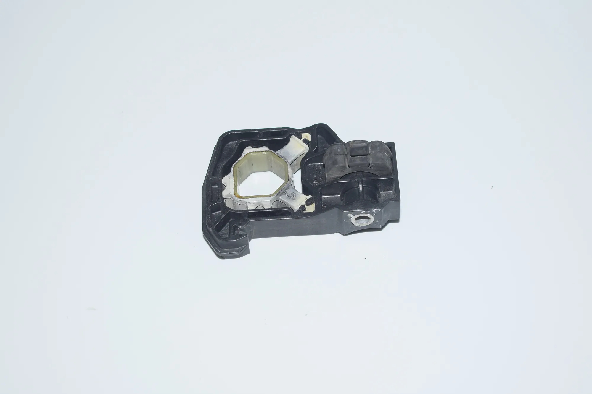 Radiator Holder – OEM 7575247 · BMW 5 Touring (F11) BMW 5 Touring (F11) 2012
