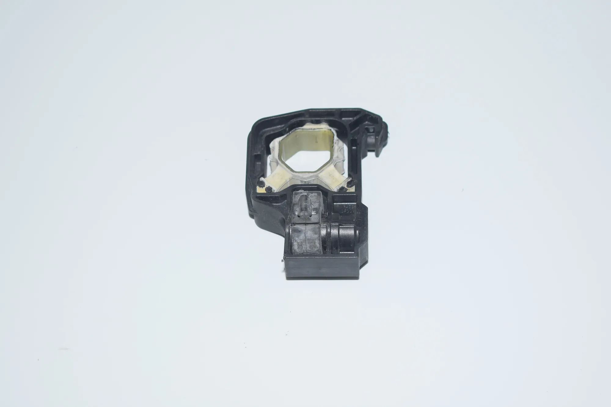 Radiator Holder – OEM 7575248 · BMW 5 Touring (F11) BMW 5 Touring (F11) 2012 – 2