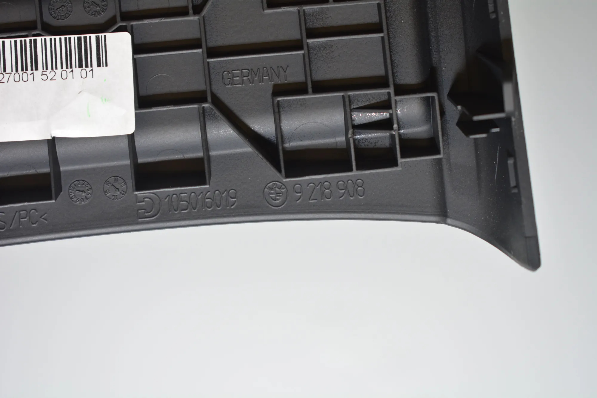 Center Console Trim – OEM 9218908 · BMW 3 (F30, F80) 330 d xDrive 2013 – 5