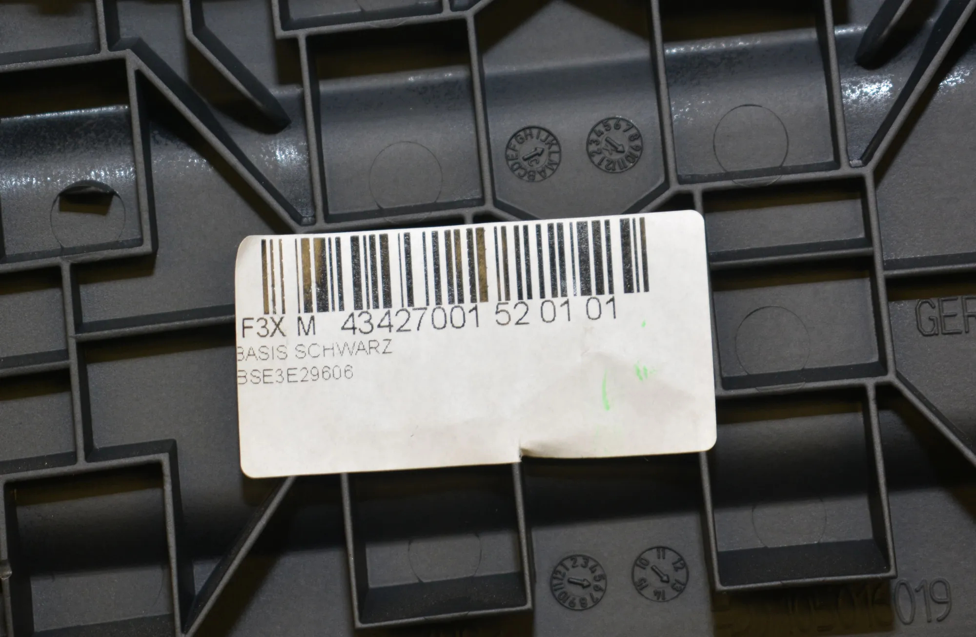 Center Console Trim – OEM 9218908 · BMW 3 (F30, F80) 330 d xDrive 2013 – 6