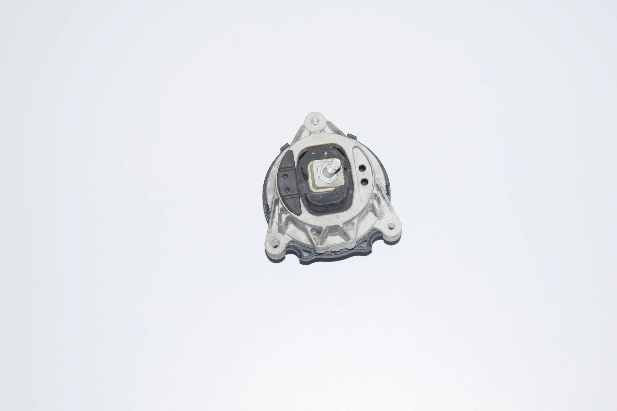 Left Side Engine Mount – OEM 6787651 · BMW 3 (F30, F80) 328 i 2012