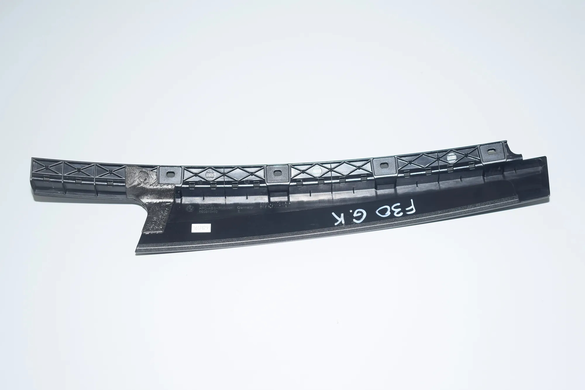 Other Trim Parts – OEM 7258307 · BMW 3 (F30, F80) BMW 3 (F30, F80) 2015 – 5