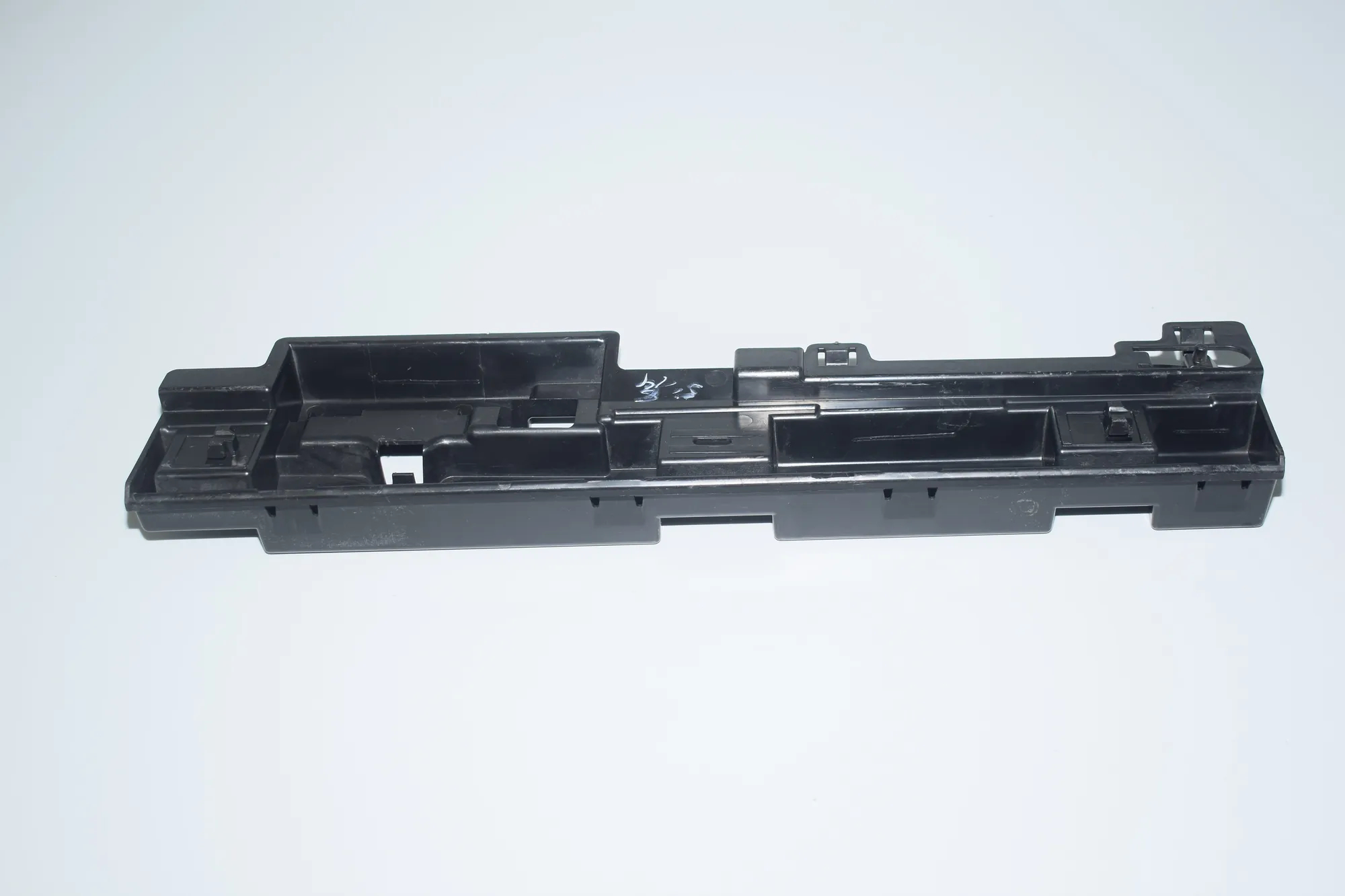 Sideskirt Bracket – OEM 7256918 · BMW 3 (F30, F80) BMW 3 (F30, F80) 2015