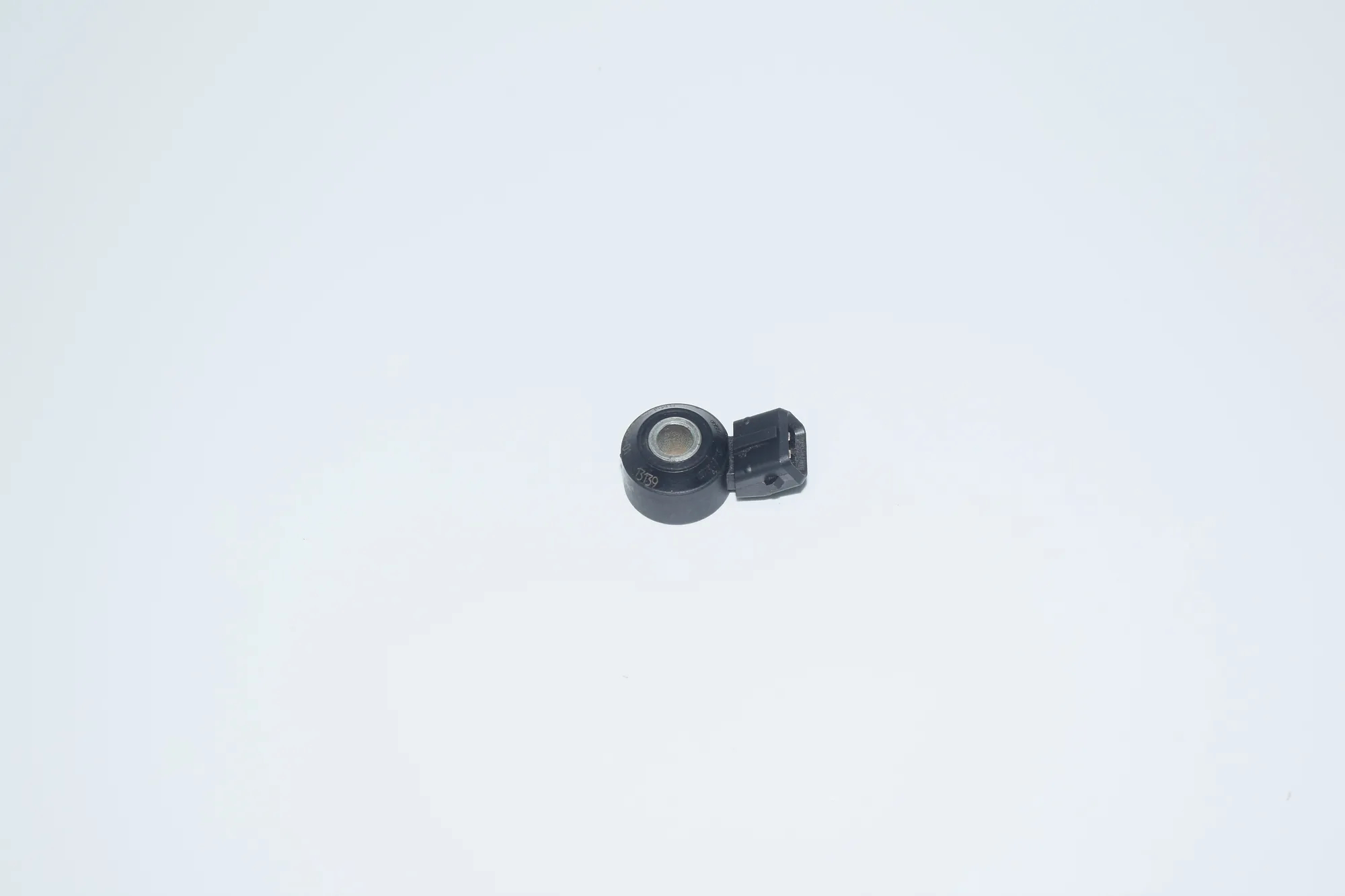 Engine Knock Sensor – OEM 7598861 · BMW 7 (F01, F02) BMW 7 (F01, F02) 750 i 2012