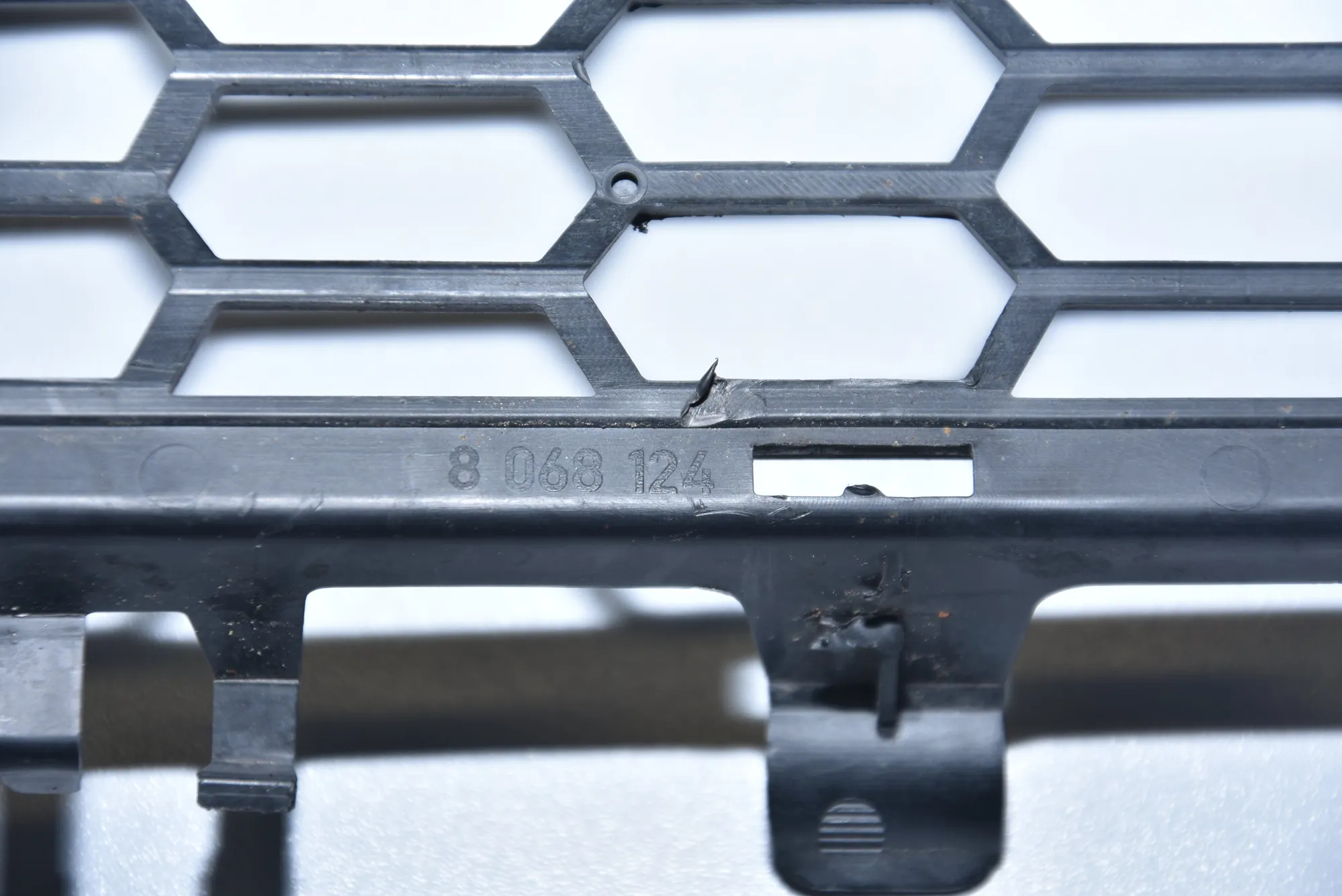 Front Bumper Lower Grill – OEM 8068124 · BMW 3 (F30, F80) BMW 3 (F30, F80) 2014 – 7