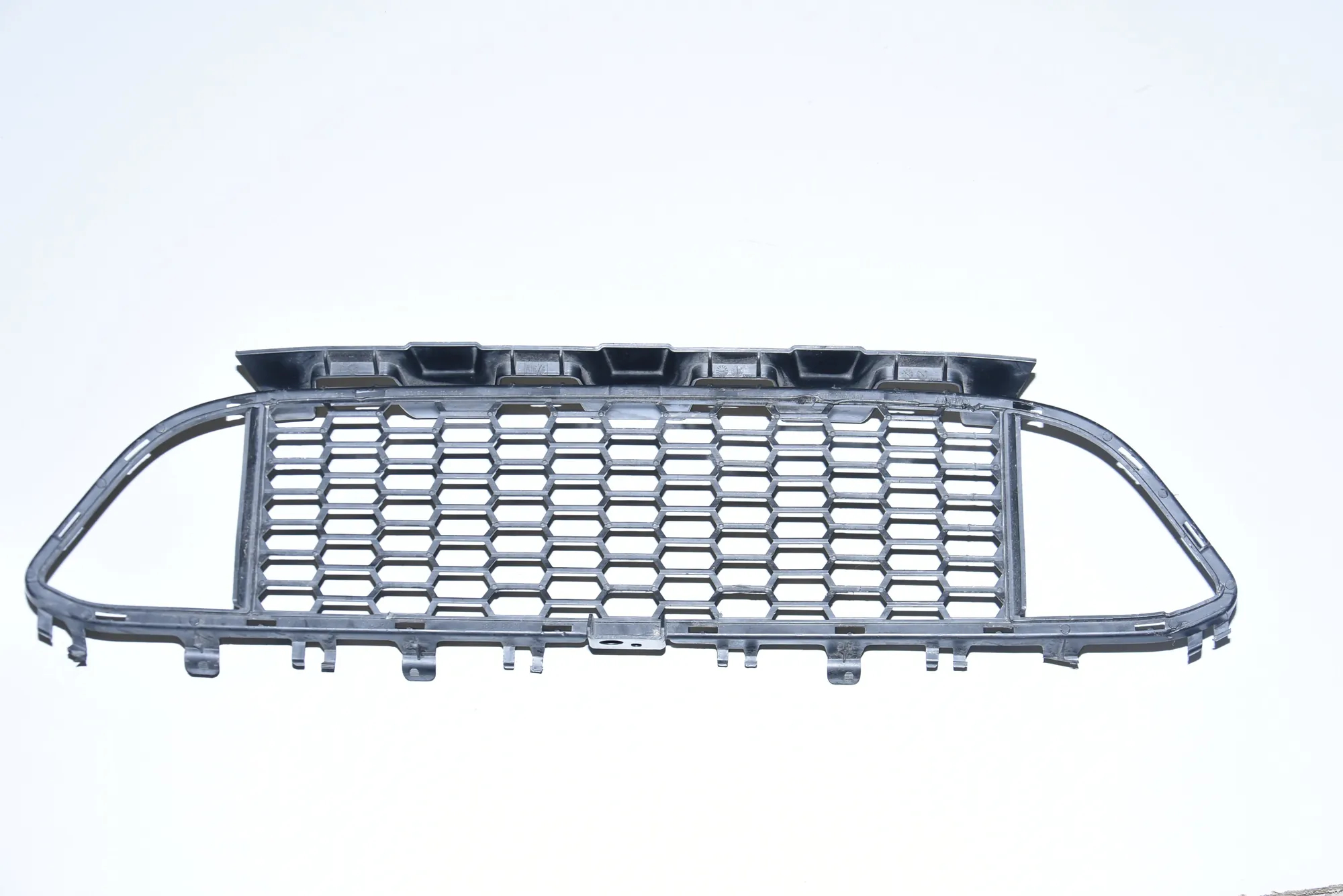 Front Bumper Lower Grill – OEM 8068124 · BMW 3 (F30, F80) BMW 3 (F30, F80) 2014 – 4