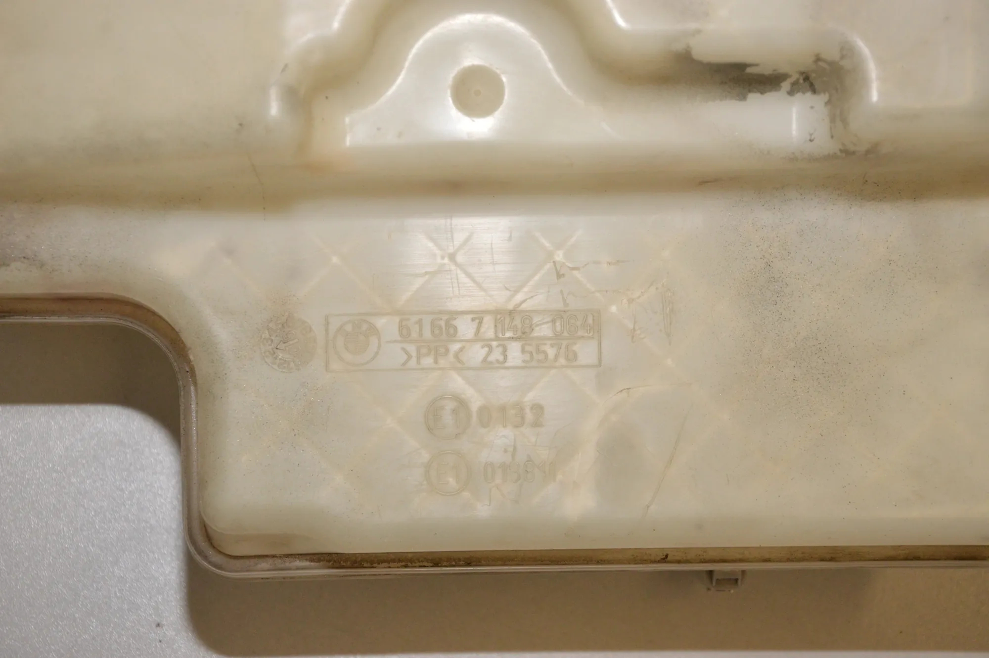 Window Washer Tank – OEM 7148064 · BMW 7 (E65, E66, E67) 730 Ld 2005 – 5