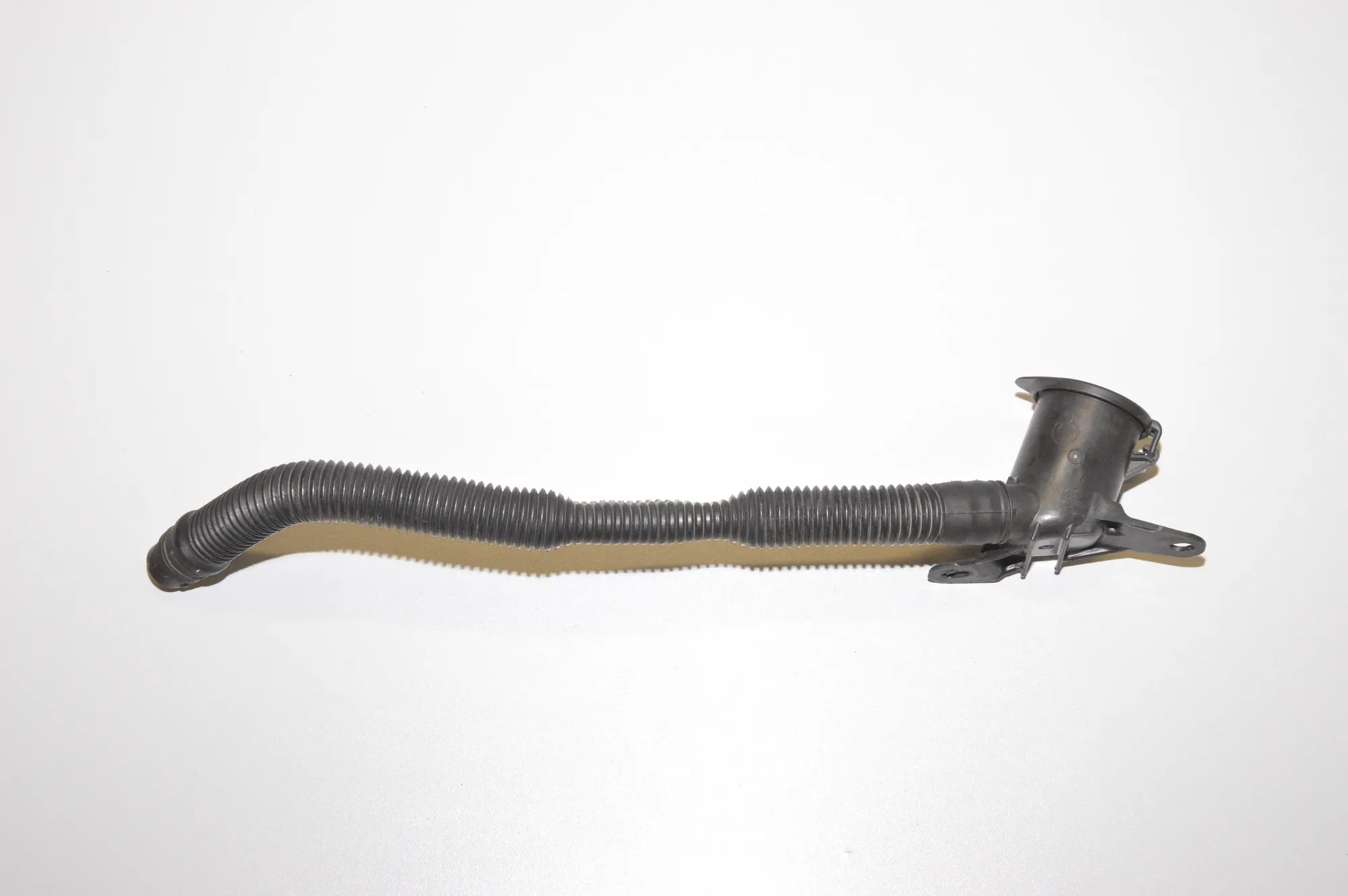 Tank Cap Top Cover – OEM 7009125 · BMW 7 (E65, E66, E67) 730 Ld 2005 – 3