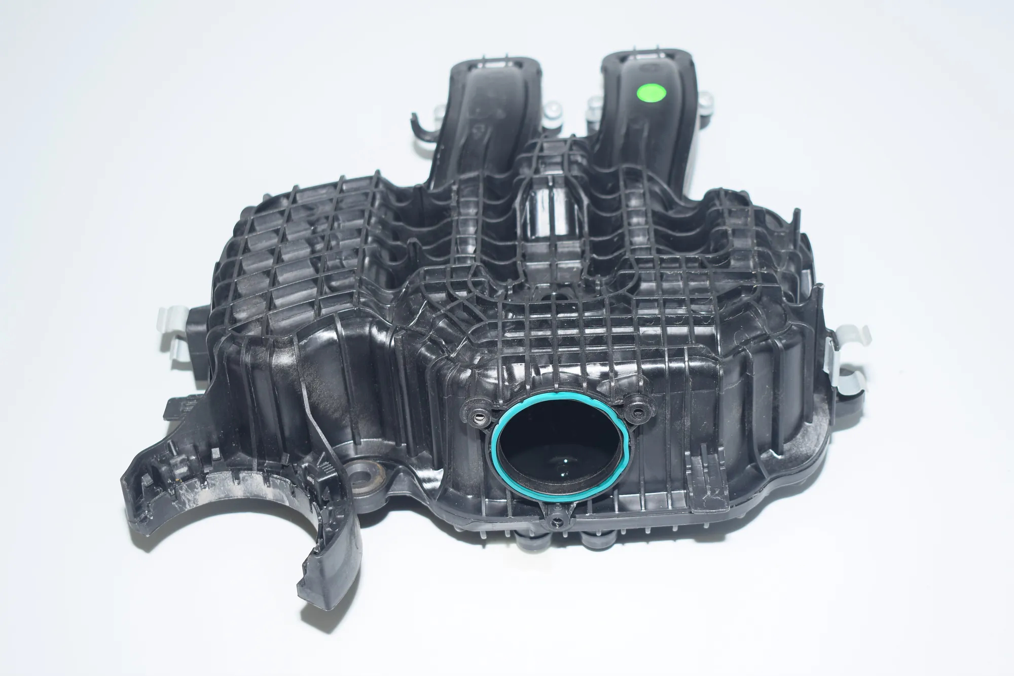 Intake Manifold – OEM 8530103 · BMW i3 (I01) Hybrid 2014 – 3