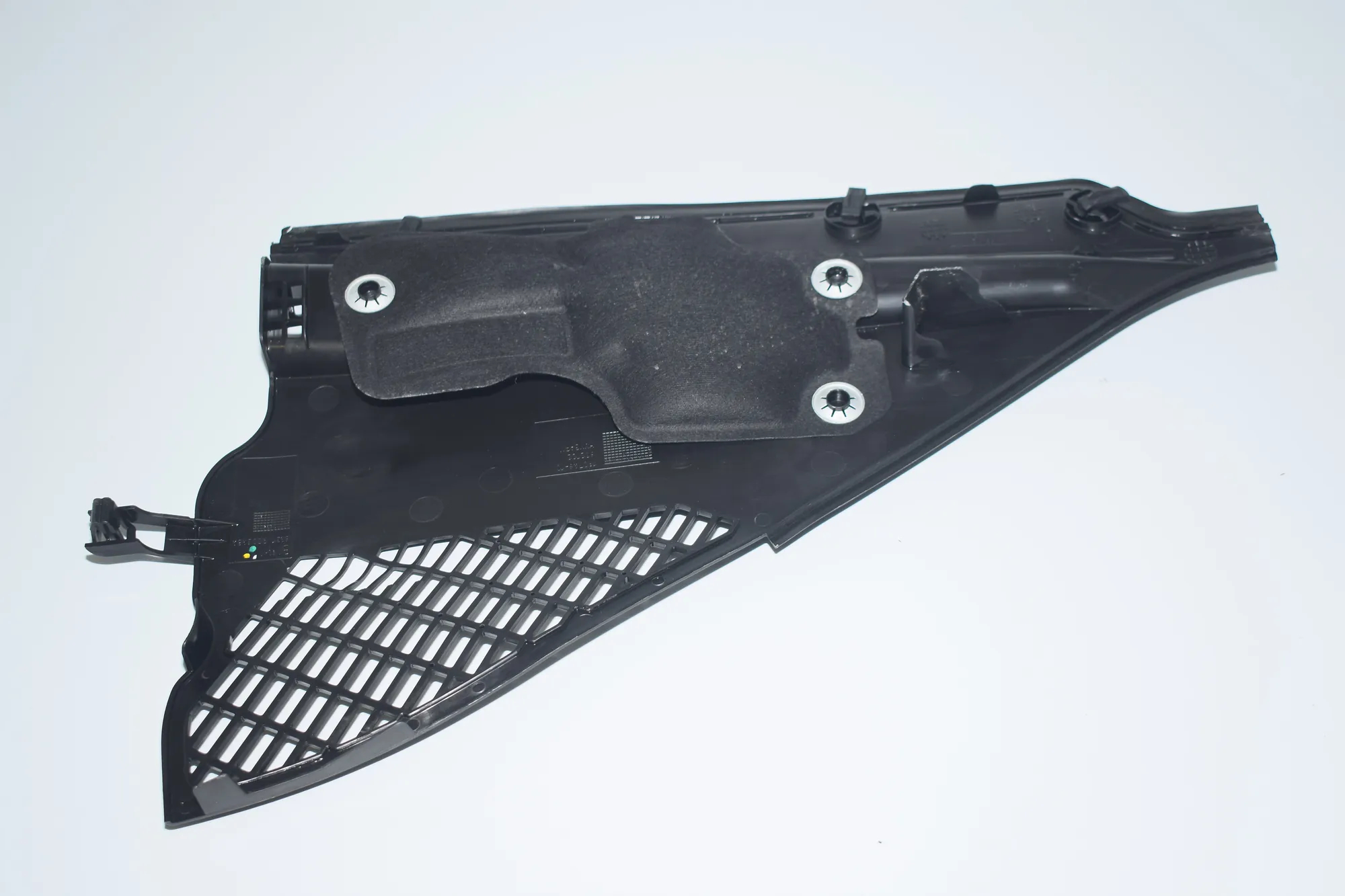 Front Wiper Cowl Trim – OEM 9206484 · BMW 1 (F20) 118 d 2011 – 2