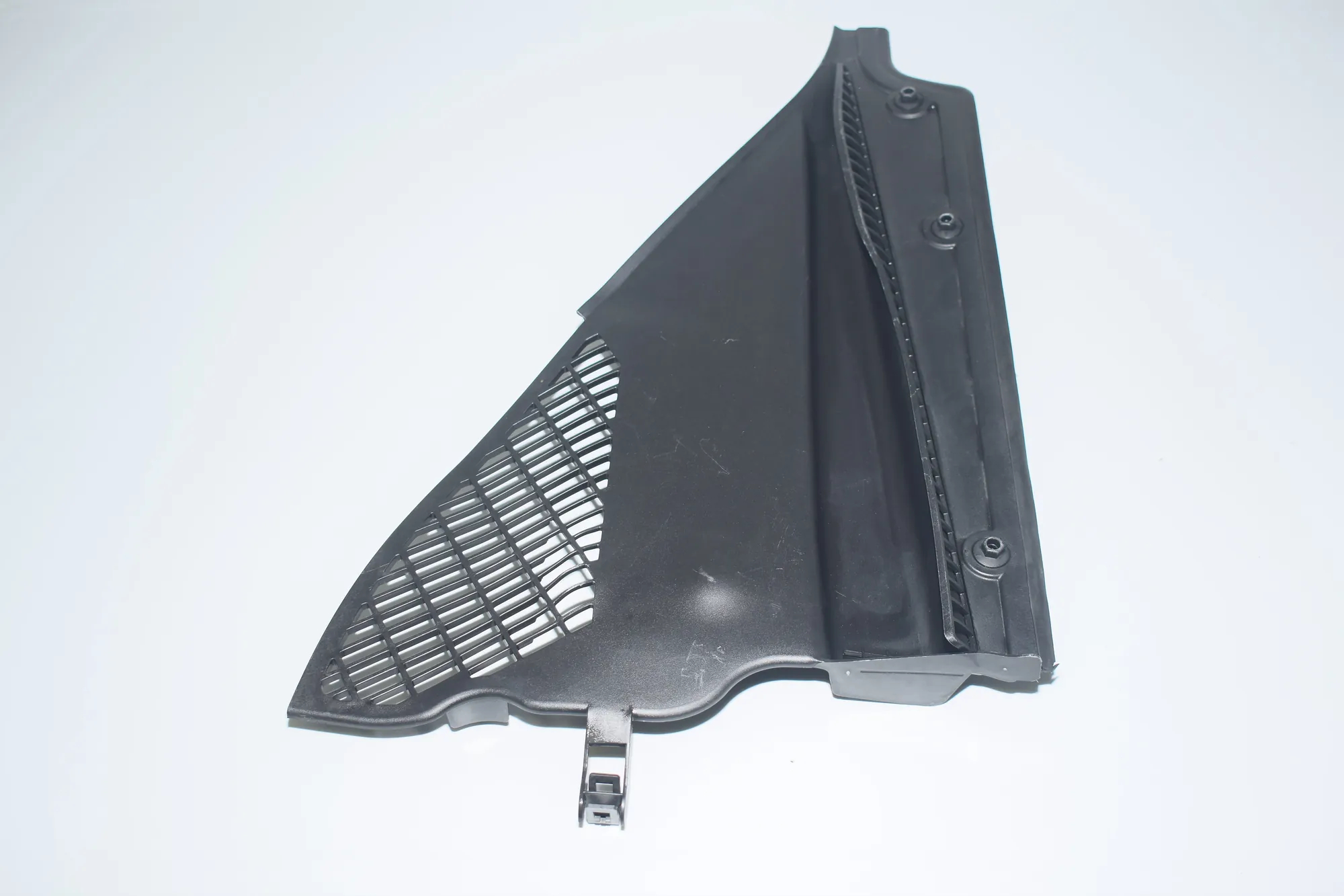 Front Wiper Cowl Trim – OEM 9206484 · BMW 1 (F20) 118 d 2011 – 3