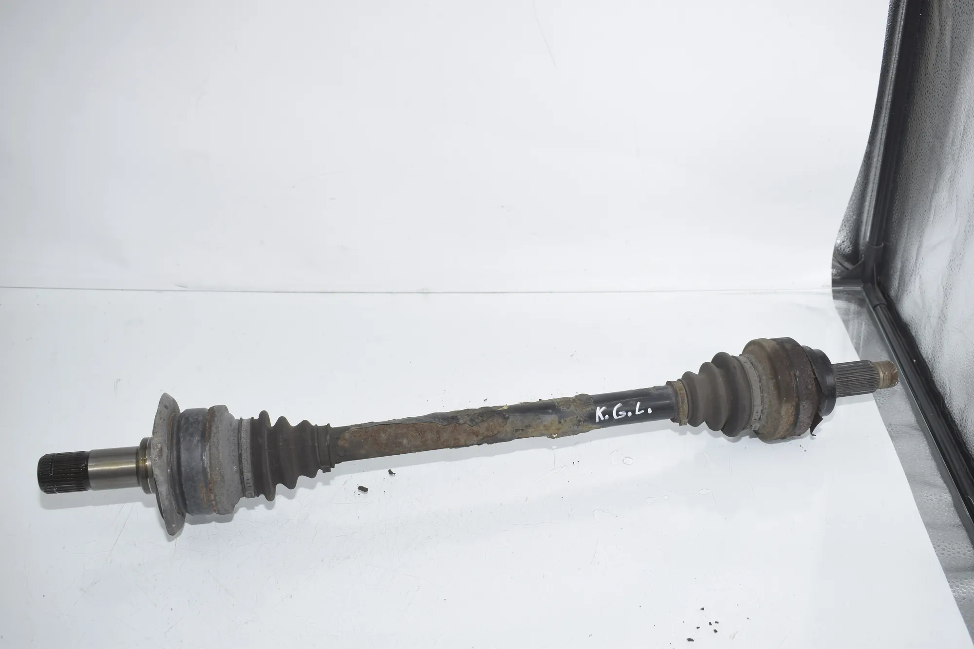 Rear Left Driveshaft – OEM 7581017 · BMW 5 Touring (F11) 530 d xDrive 2012 – 4