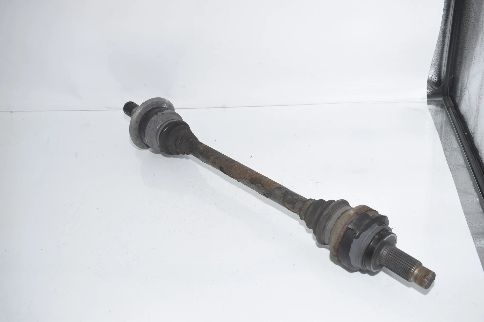 Rear Left Driveshaft – OEM 7581017 · BMW 5 Touring (F11) 530 d xDrive 2012 – 2