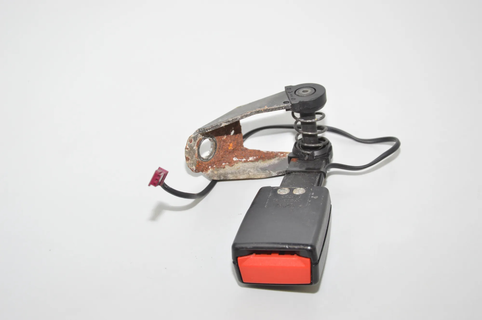 Rear Left Seat Buckle – OEM 7134041 · BMW 7 (E65, E66, E67) 730 Ld 2005