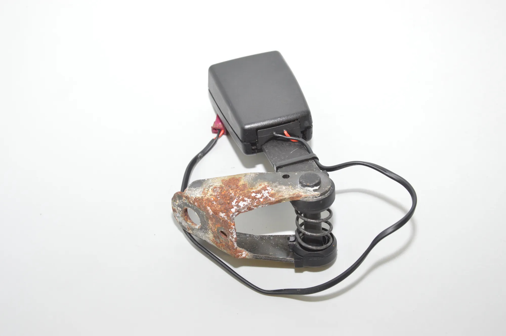 Rear Left Seat Buckle – OEM 7134041 · BMW 7 (E65, E66, E67) 730 Ld 2005 – 3