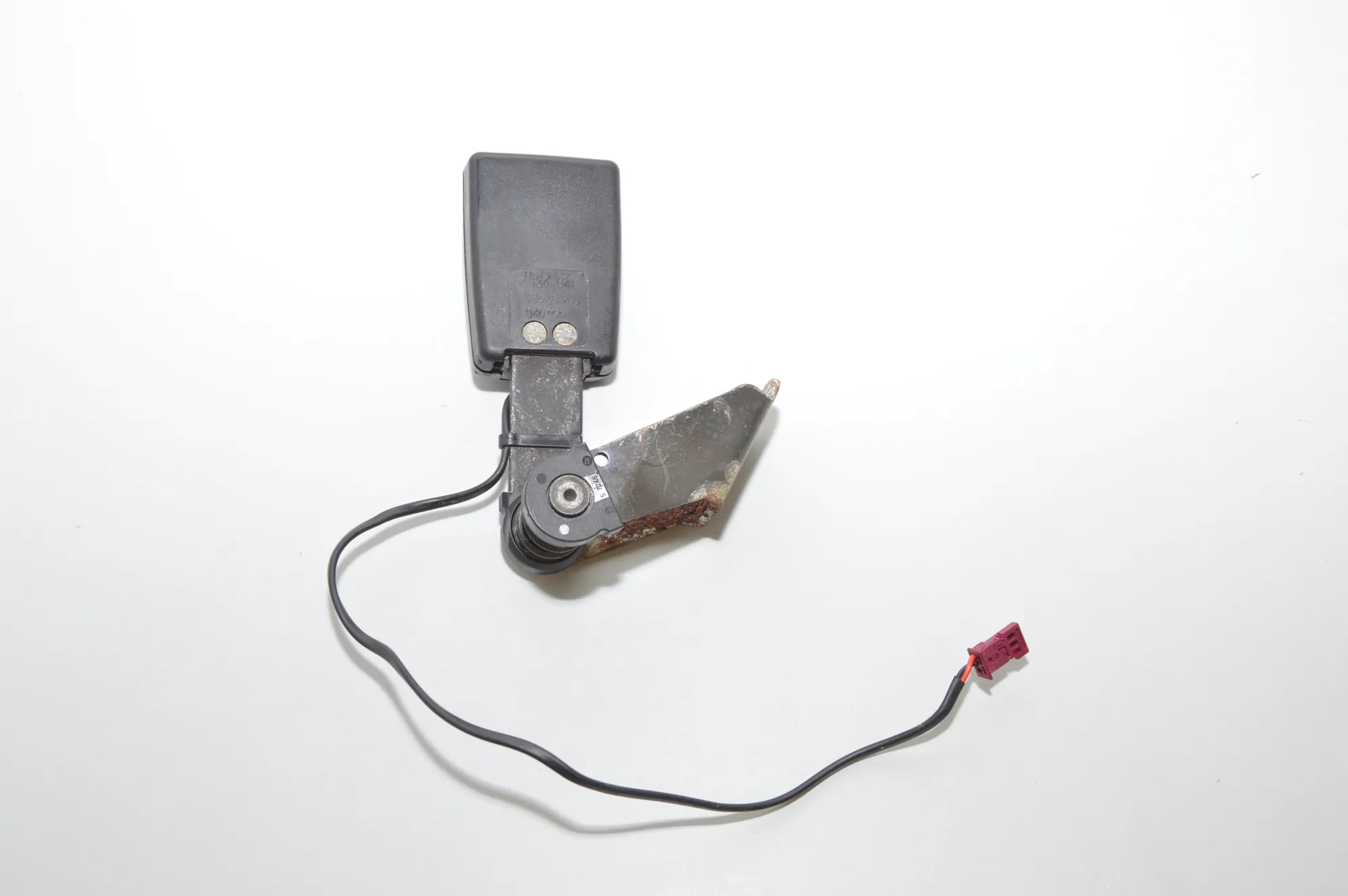 Rear Left Seat Buckle – OEM 7134041 · BMW 7 (E65, E66, E67) 730 Ld 2005 – 4