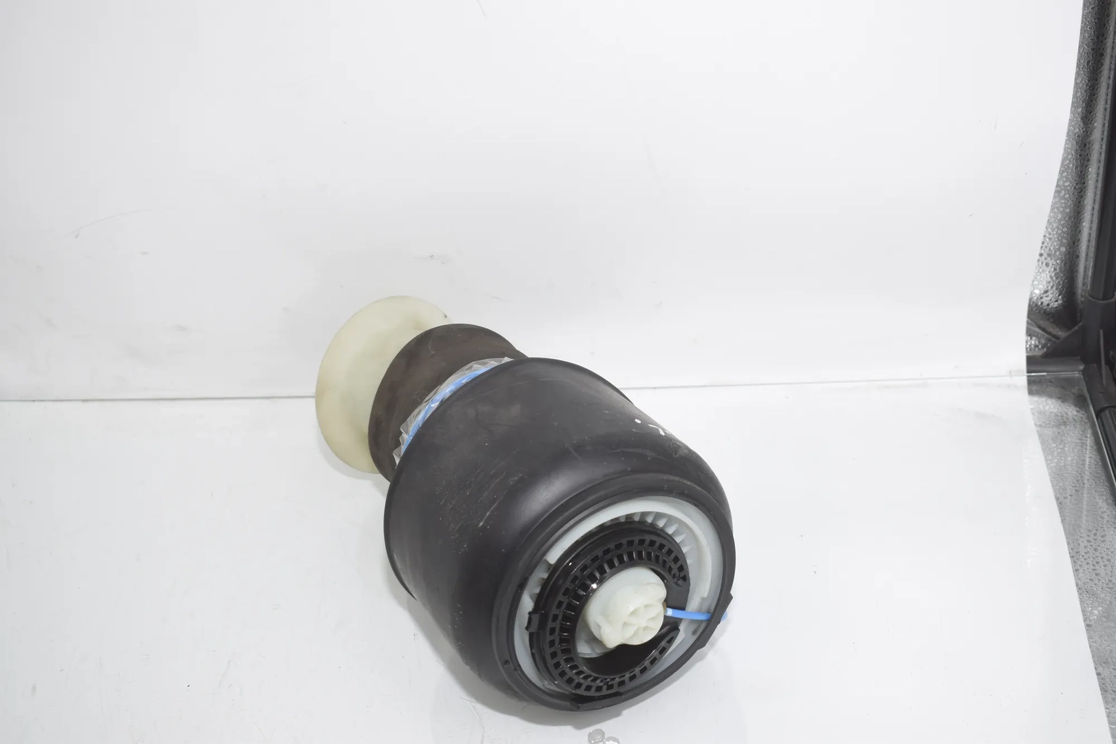 Rear Right Air Suspension Spring Bag – OEM 6784379 · BMW 5 Touring (F11) 530 d xDrive 2012 – 4