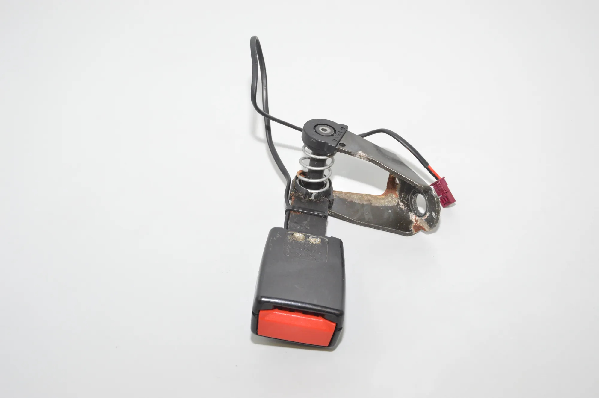 Rear Right Seat Buckle – OEM 7134042 · BMW 7 (E65, E66, E67) 730 Ld 2005