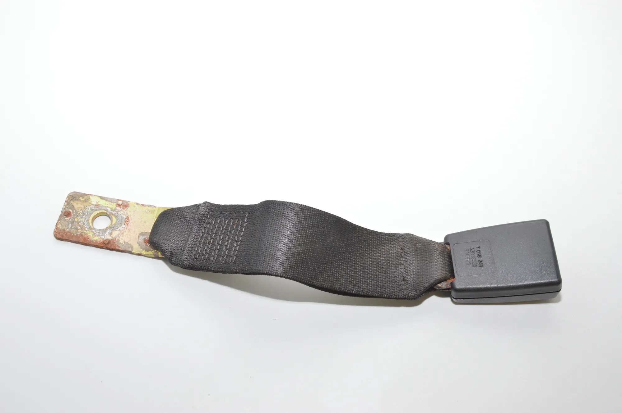 Rear Middle Seat Buckle – OEM 7018249 · BMW 7 (E65, E66, E67) 730 Ld 2005 – 3