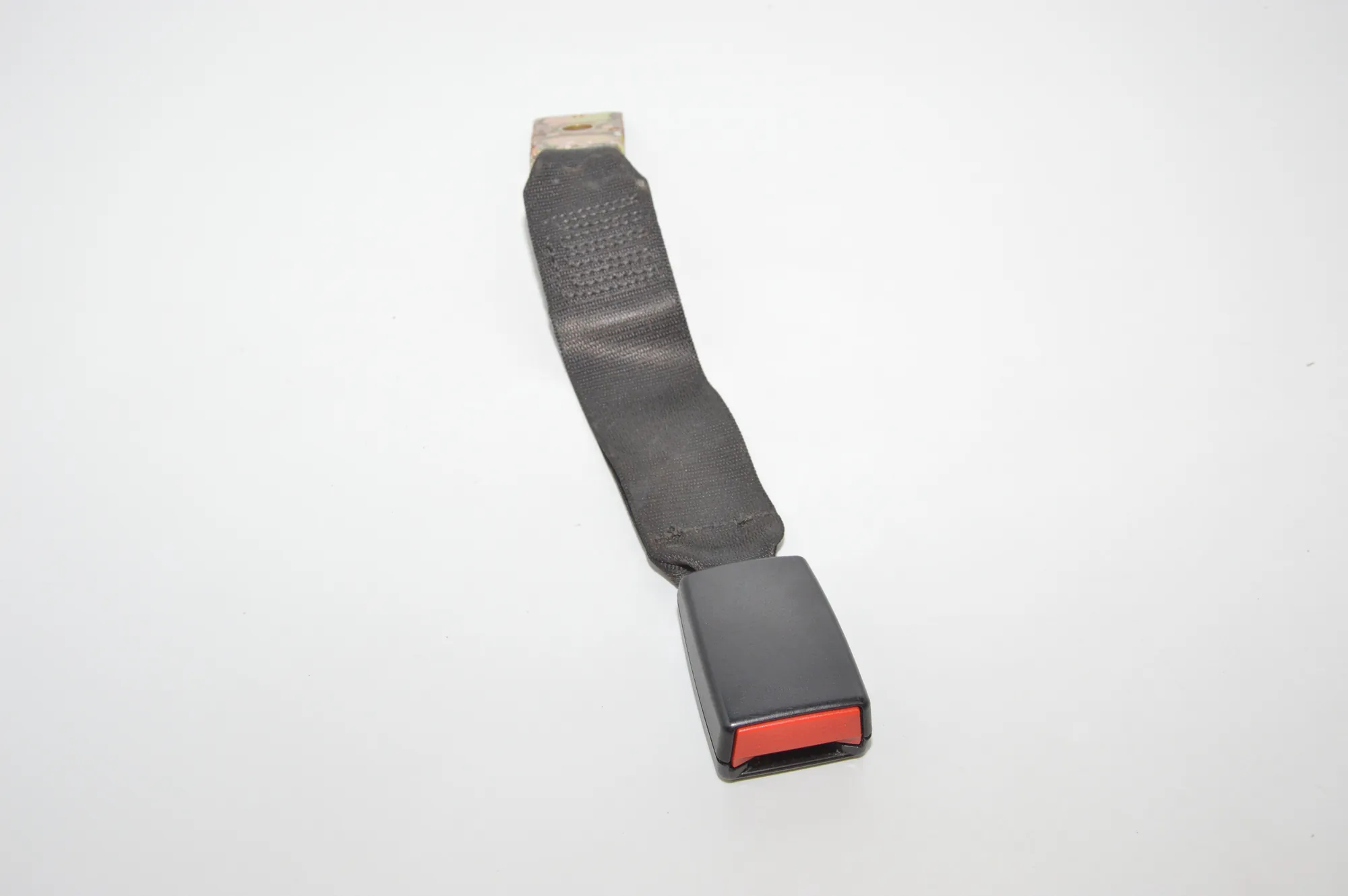 Rear Middle Seat Buckle – OEM 7018249 · BMW 7 (E65, E66, E67) 730 Ld 2005 – 2