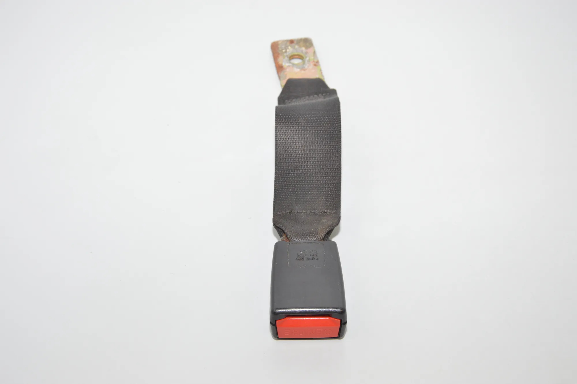 Rear Middle Seat Buckle – OEM 7018249 · BMW 7 (E65, E66, E67) 730 Ld 2005