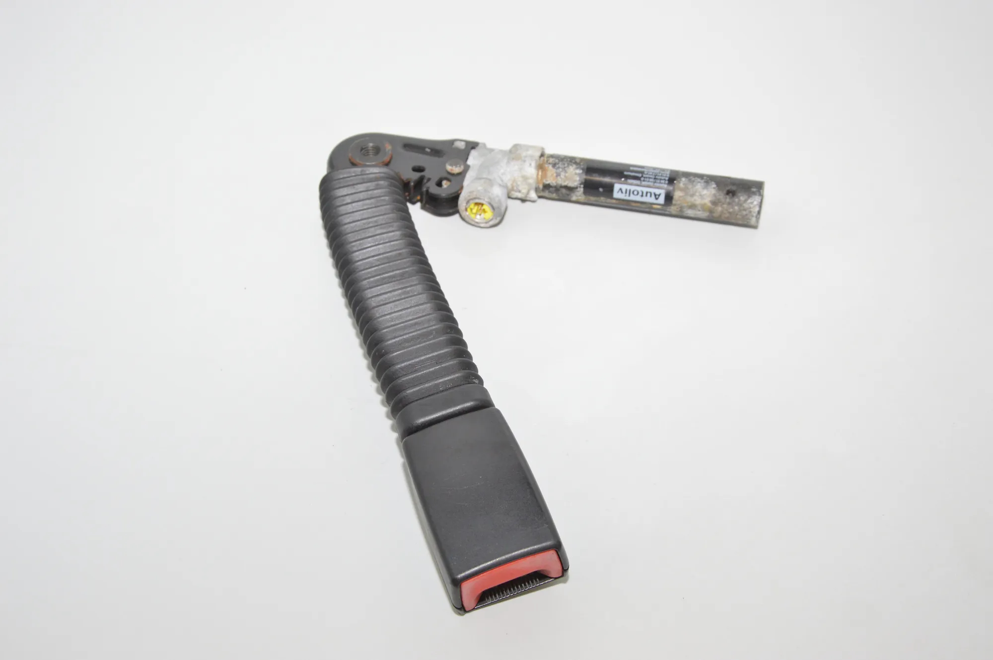 Front Right Seat Buckle – OEM 7122212 · BMW 7 (E65, E66, E67) 730 Ld 2005 – 2