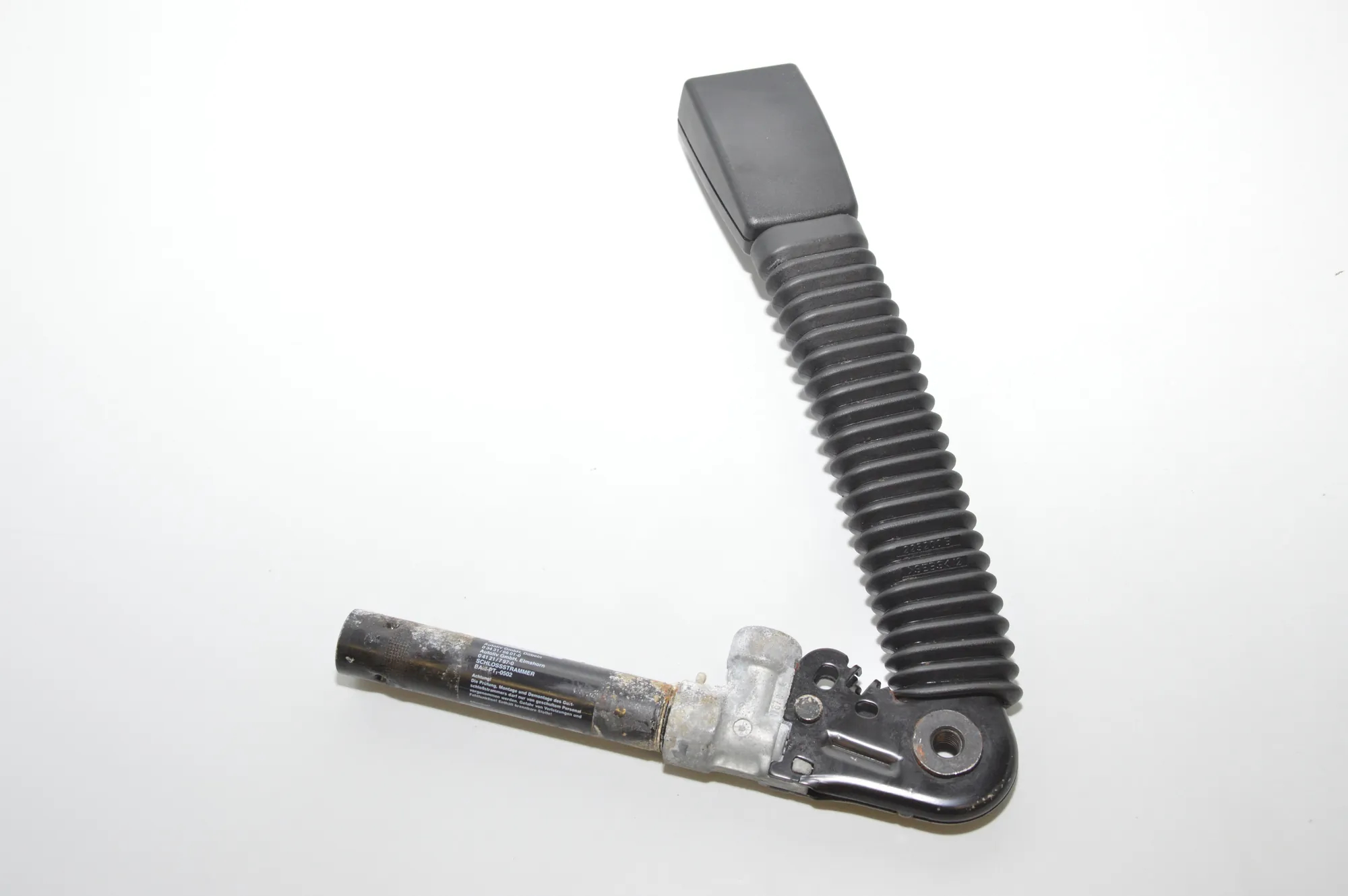 Front Right Seat Buckle – OEM 7122212 · BMW 7 (E65, E66, E67) 730 Ld 2005 – 3