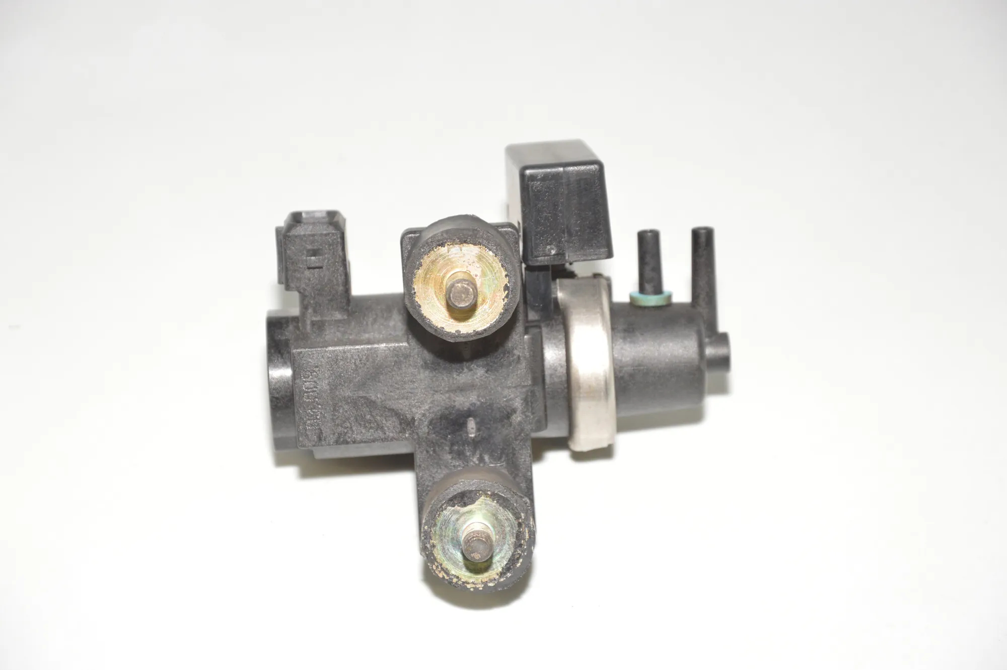 Solenoid Valve – OEM 2247906 · BMW 5 Touring (E39) 525 d 2003 – 3