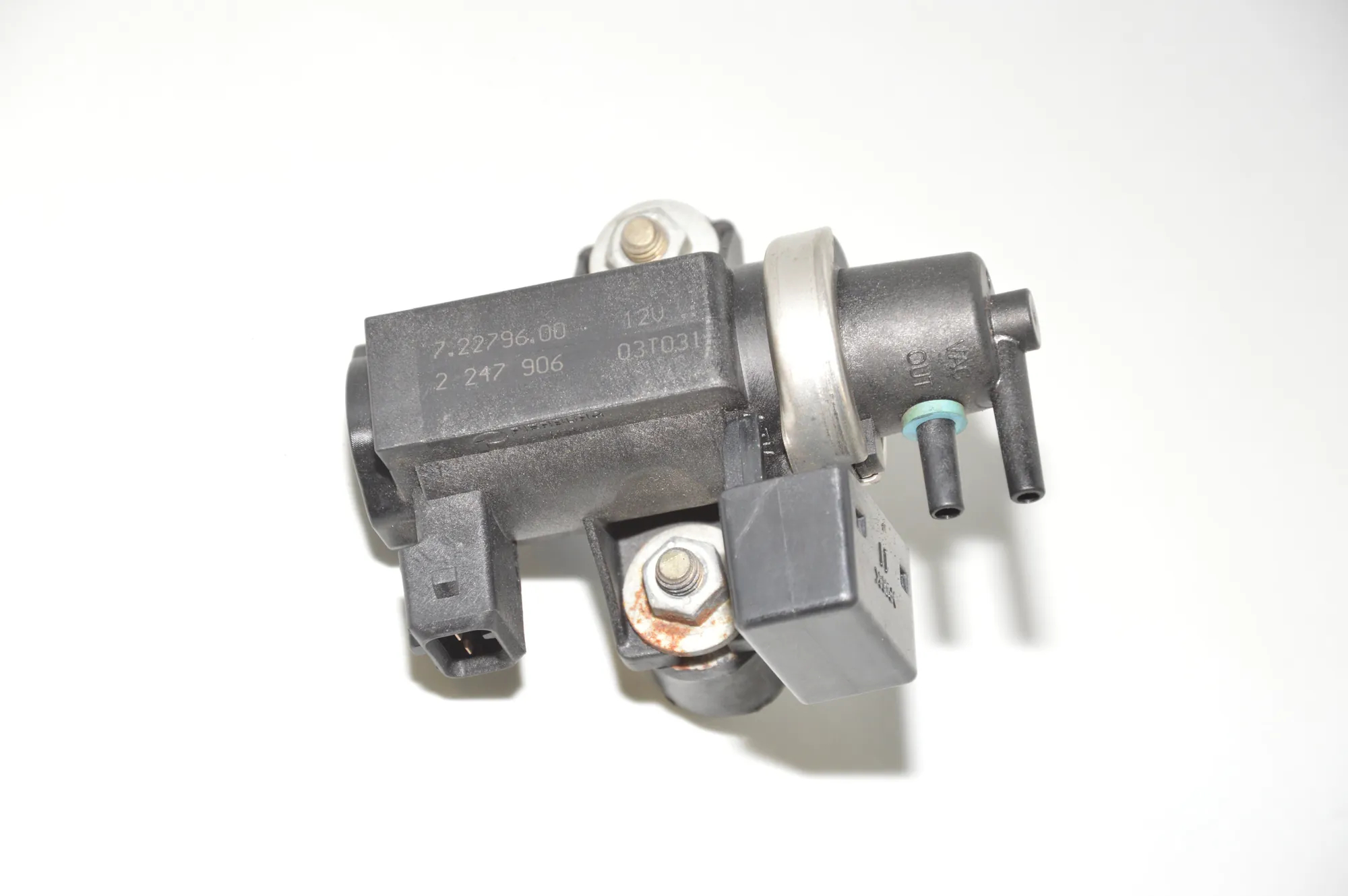 Solenoid Valve – OEM 2247906 · BMW 5 Touring (E39) 525 d 2003 – 4
