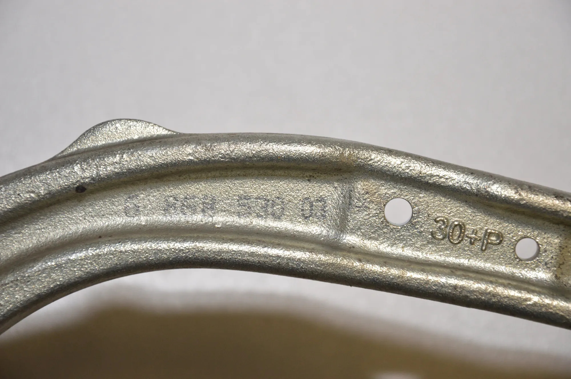 Front Right Upper Control Arm – OEM 6868530 · BMW 7 (G11, G12) BMW 7 (G11, G12) 730 d, Ld xDrive 2016 – 5