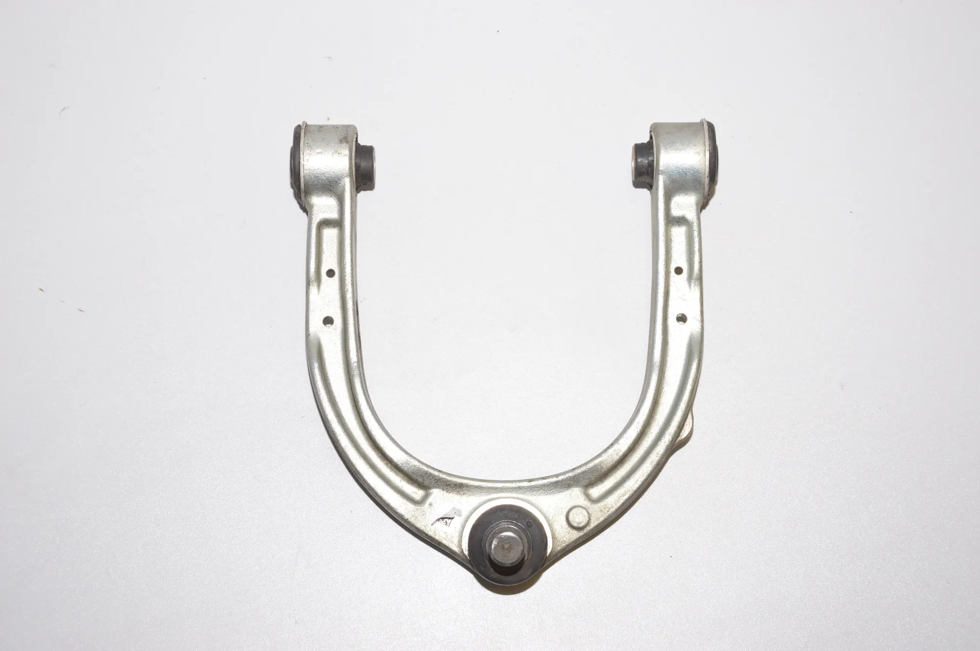 Front Right Upper Control Arm – OEM 6868530 · BMW 7 (G11, G12) BMW 7 (G11, G12) 730 d, Ld xDrive 2016
