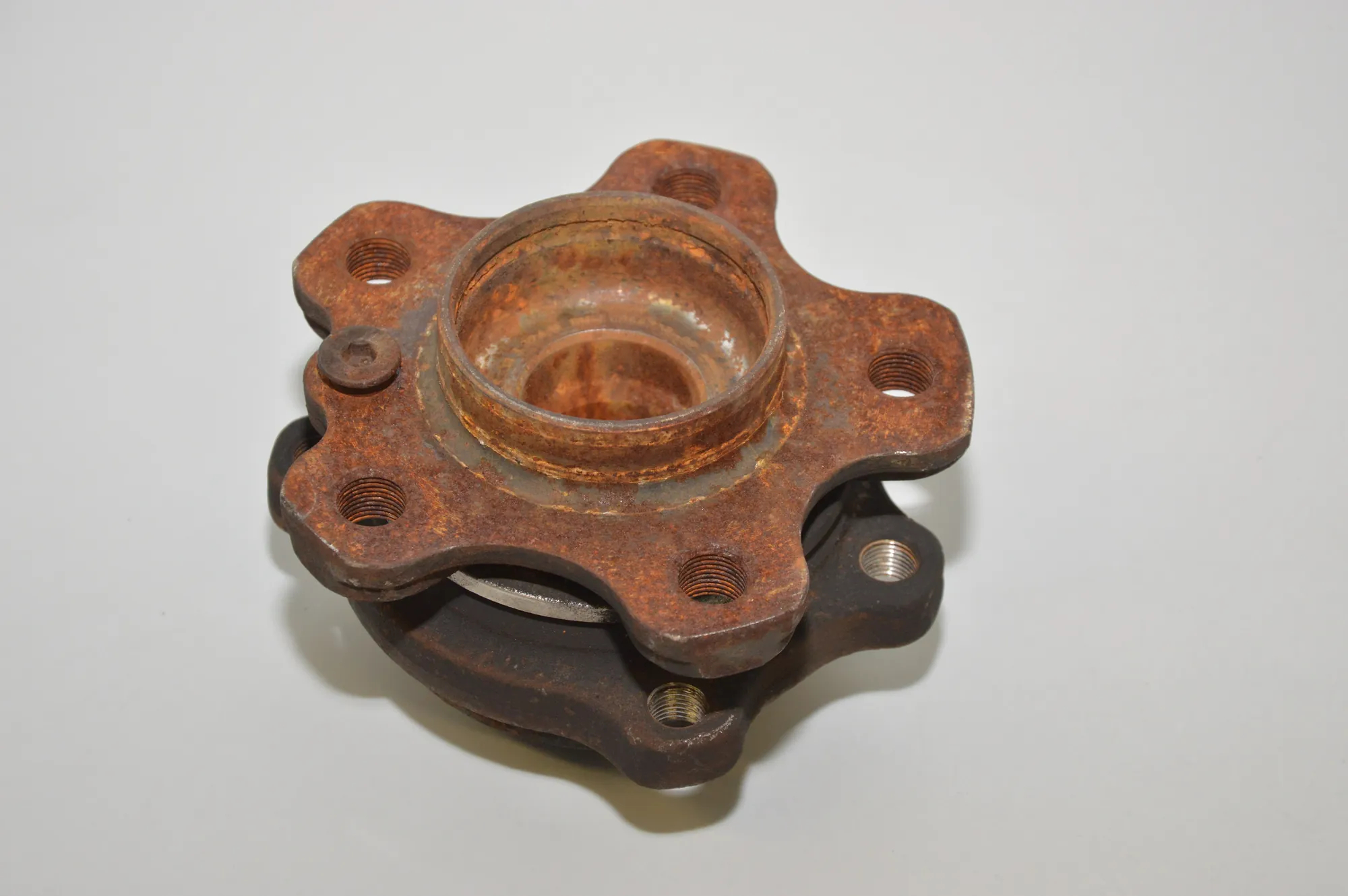 Rear Left Wheel Bearing – OEM 6861140 · BMW 7 (G11, G12) BMW 7 (G11, G12) 730 d, Ld xDrive 2016 – 2