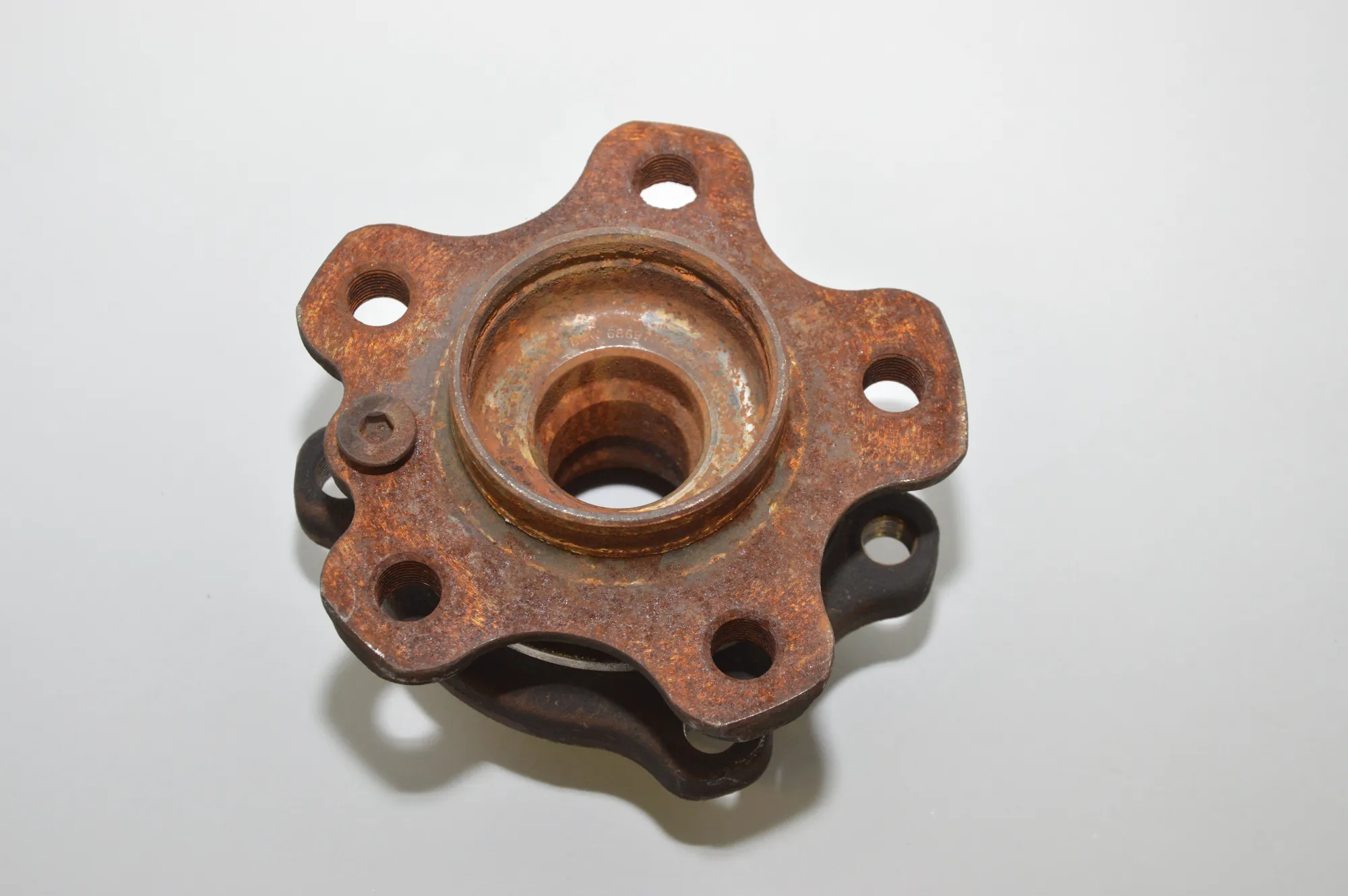 Rear Left Wheel Bearing – OEM 6861140 · BMW 7 (G11, G12) BMW 7 (G11, G12) 730 d, Ld xDrive 2016