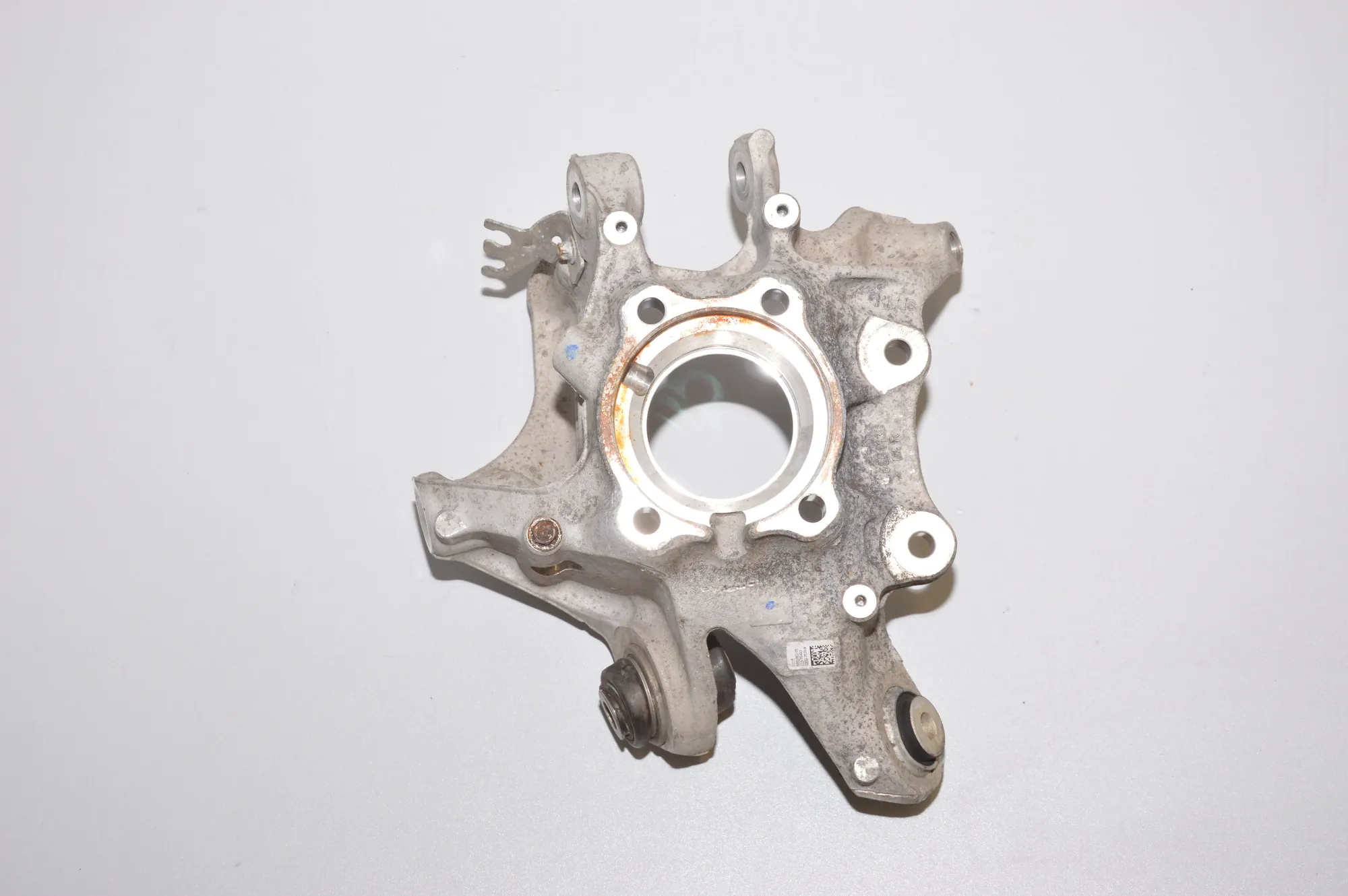 Rear Right Wheel Hub – OEM 6865662 · BMW 7 (G11, G12) BMW 7 (G11, G12) 730 d, Ld xDrive 2016