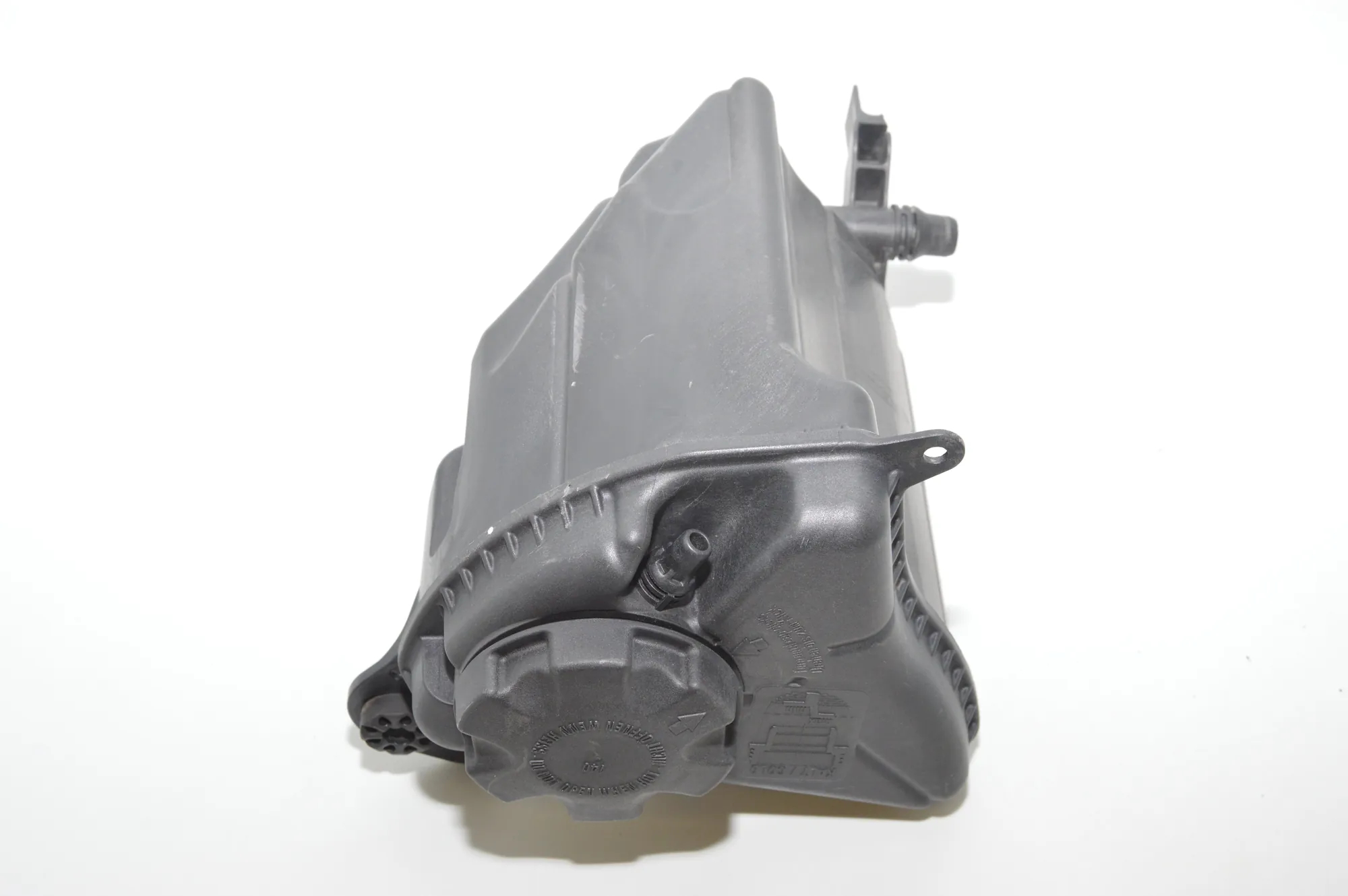 Expansion Tank – OEM 7601949 · BMW 5 (F10) BMW 5 (F10) 520 d 2013 – 3