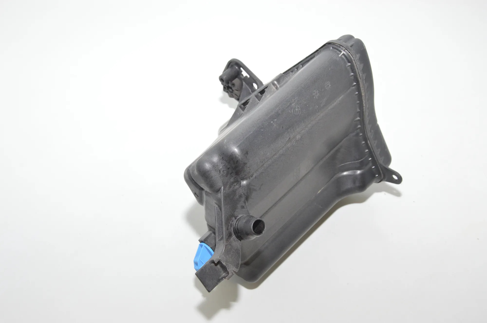 Expansion Tank – OEM 7601949 · BMW 5 (F10) BMW 5 (F10) 520 d 2013 – 5