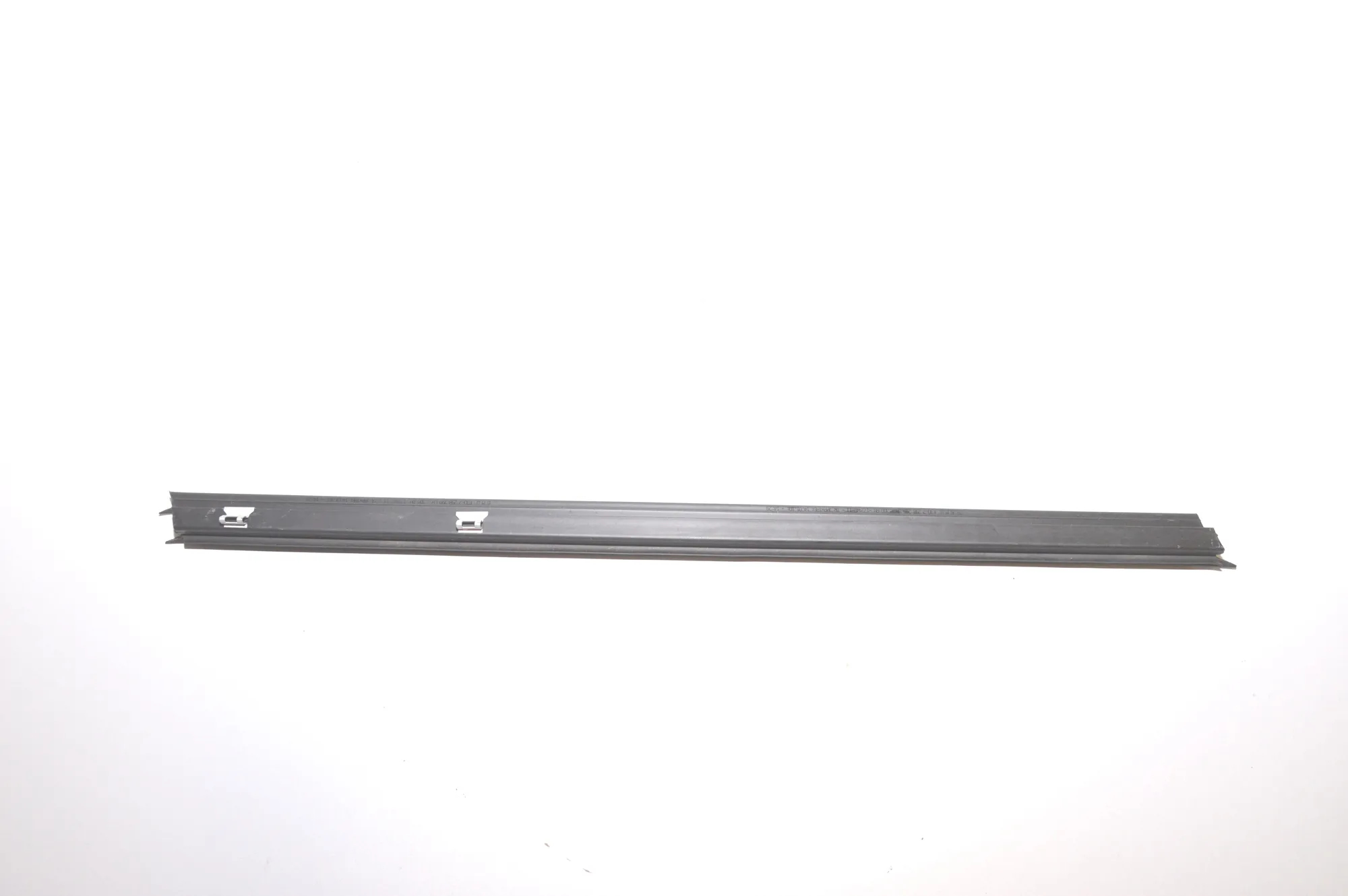 Front Left Door Window Strip – OEM 7258299 · BMW 3 (F30, F80) BMW 3 (F30, F80) 316 d 2012