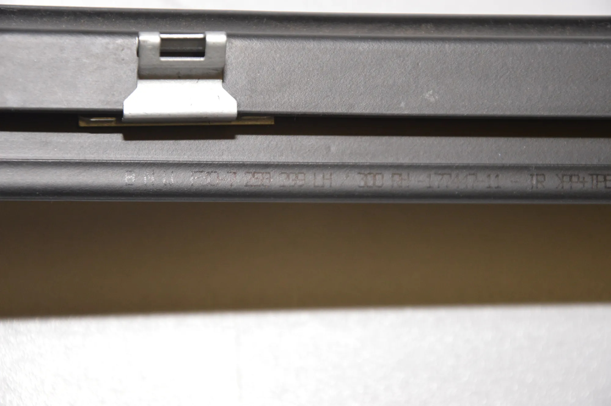 Front Left Door Window Strip – OEM 7258299 · BMW 3 (F30, F80) BMW 3 (F30, F80) 316 d 2012 – 5