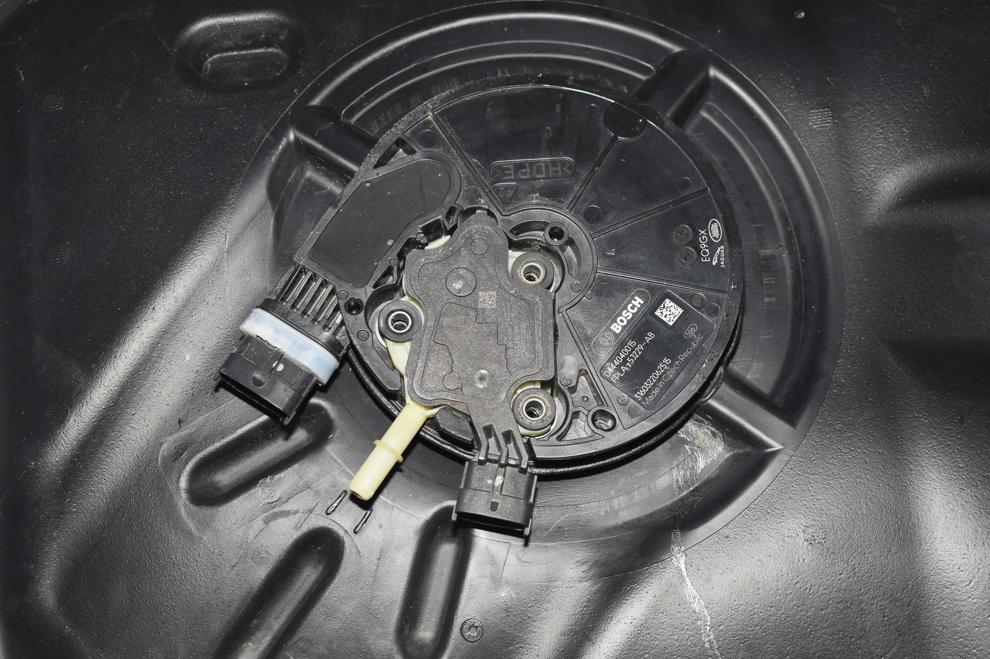 Fuel Tank – OEM GH22-5J228-A · LAND ROVER DISCOVERY IV (L319) 3.0 TD 4x4 2016 – 4