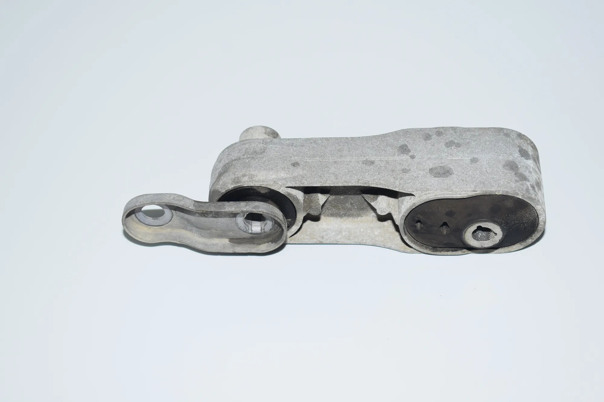 Gearbox Mount – OEM 6793362 · BMW i3 (I01) Hybrid 2014 – 3