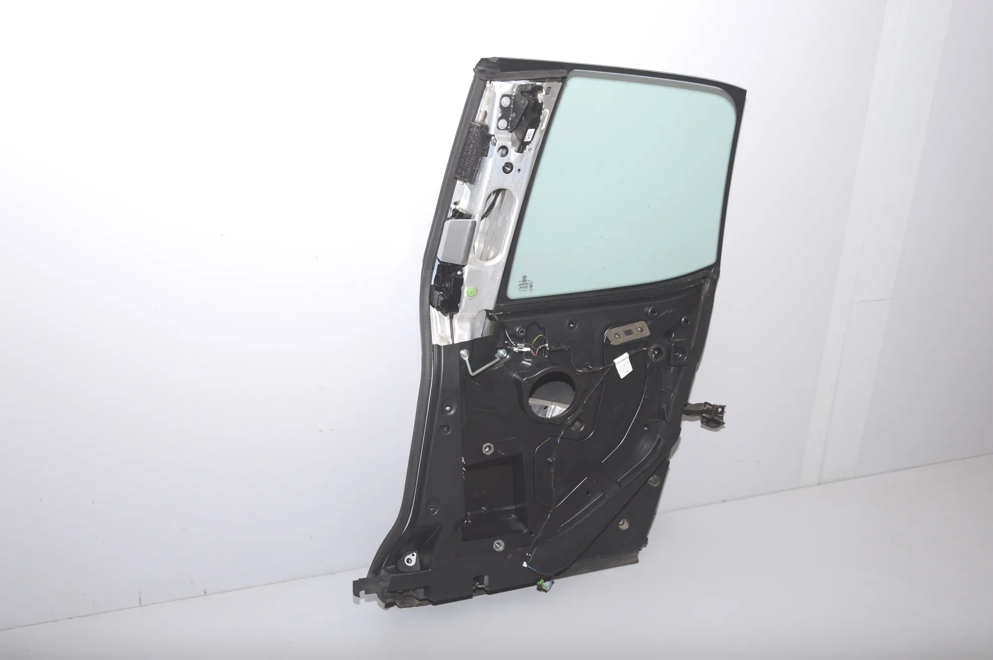 Rear Right Door – OEM 9384060 · BMW i3 (I01) Hybrid 2016 – 5