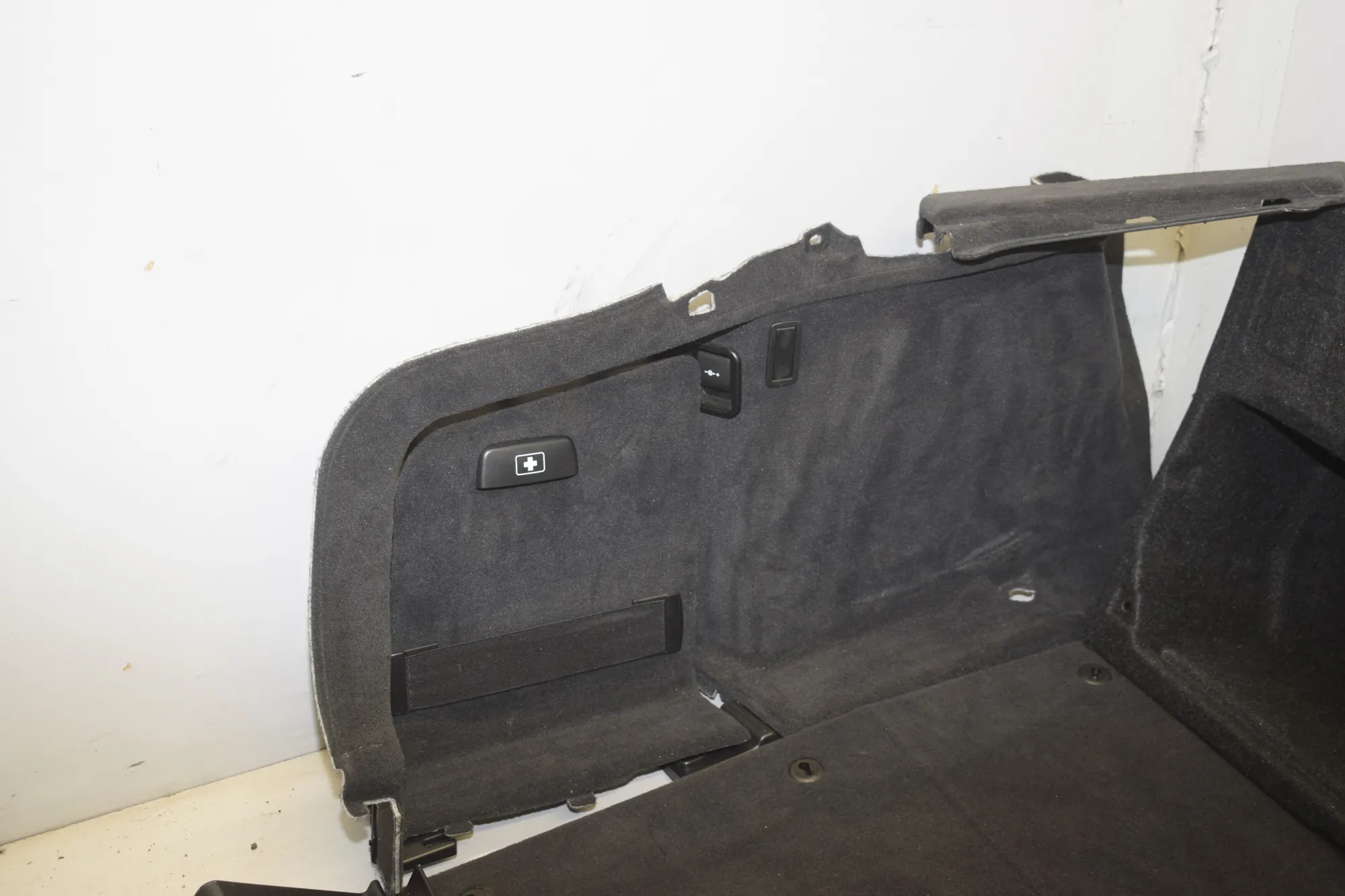 Trunk Trim Kit – OEM 7337281 · BMW 4 Gran Coupe (F36) 430 d 2016 – 3