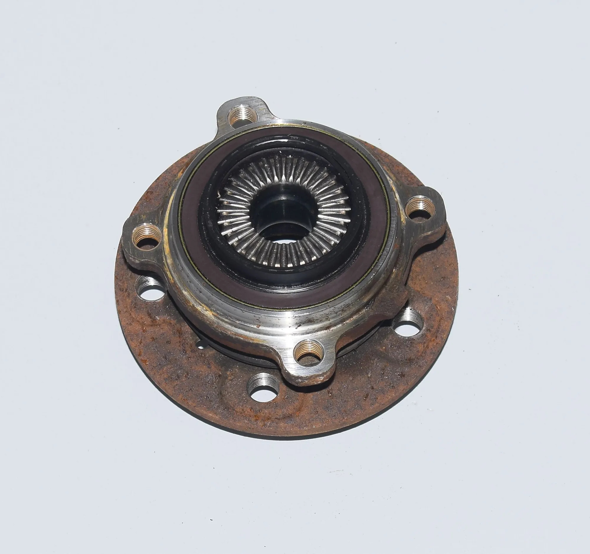 Rear Right Wheel Bearing – OEM 6867926 · BMW i3 (I01) Hybrid 2014 – 3