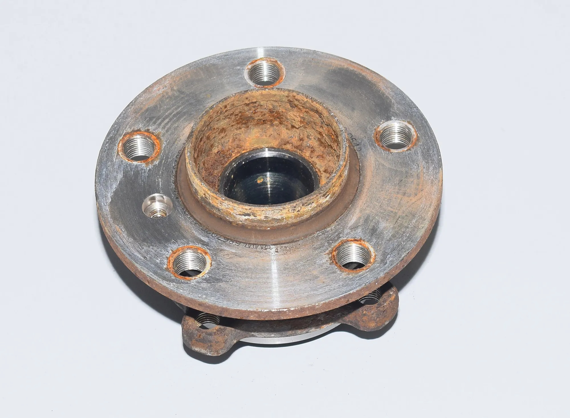 Rear Right Wheel Bearing – OEM 6867926 · BMW i3 (I01) Hybrid 2014 – 2