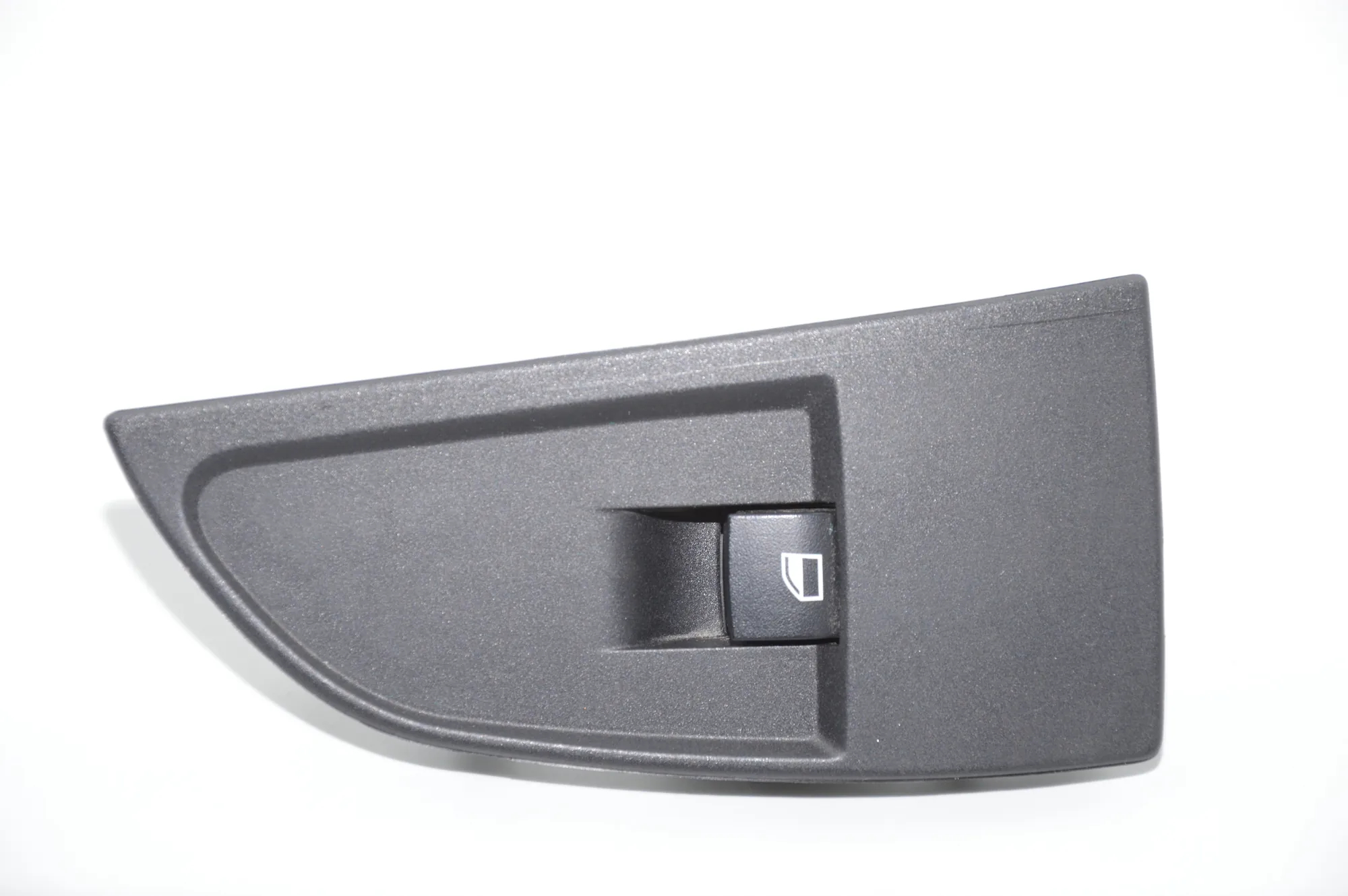 Front Right Door Window Switch – OEM 9208107 · BMW i3 (I01) Hybrid 2016 – 2