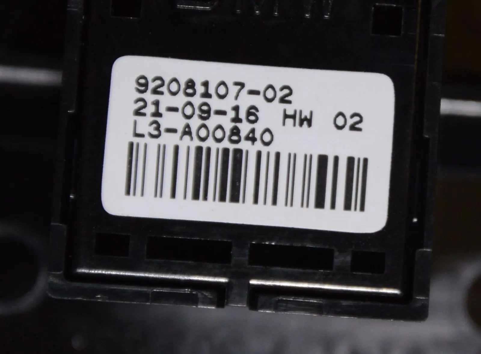 Front Right Door Window Switch – OEM 9208107 · BMW i3 (I01) Hybrid 2016 – 5