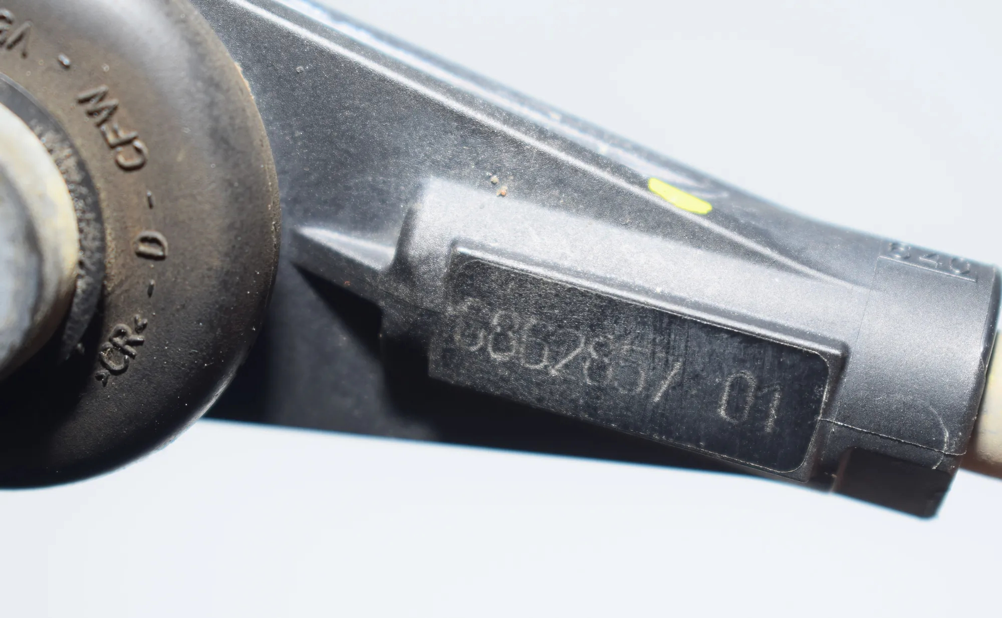 Front Left Stabilizer Link – OEM 6862857 · BMW i3 (I01) Hybrid 2014 – 3