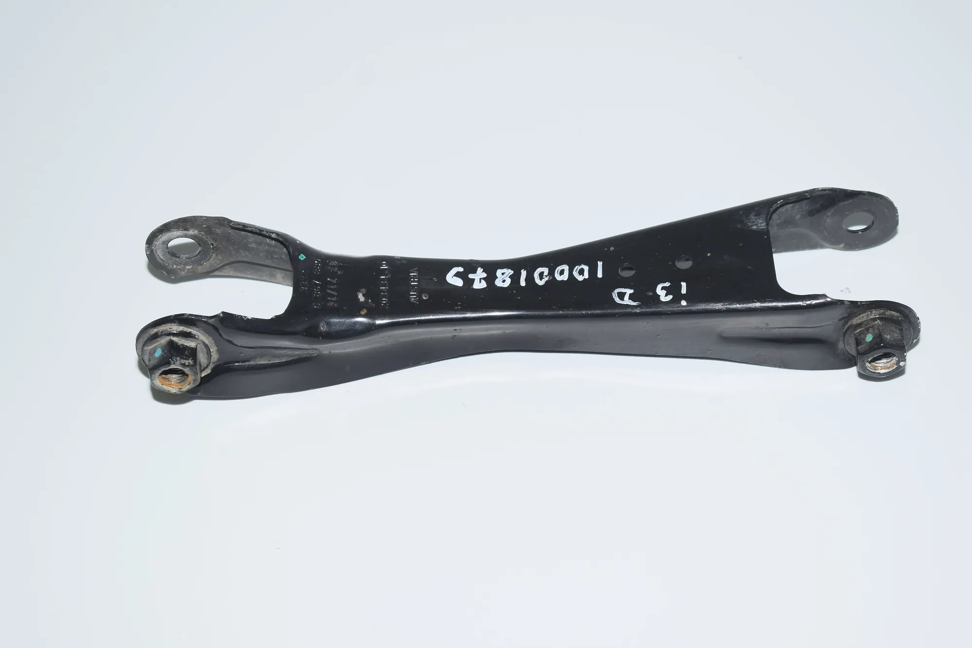 Rear Right Control Arm – OEM 6867880 · BMW i3 (I01) Hybrid 2014